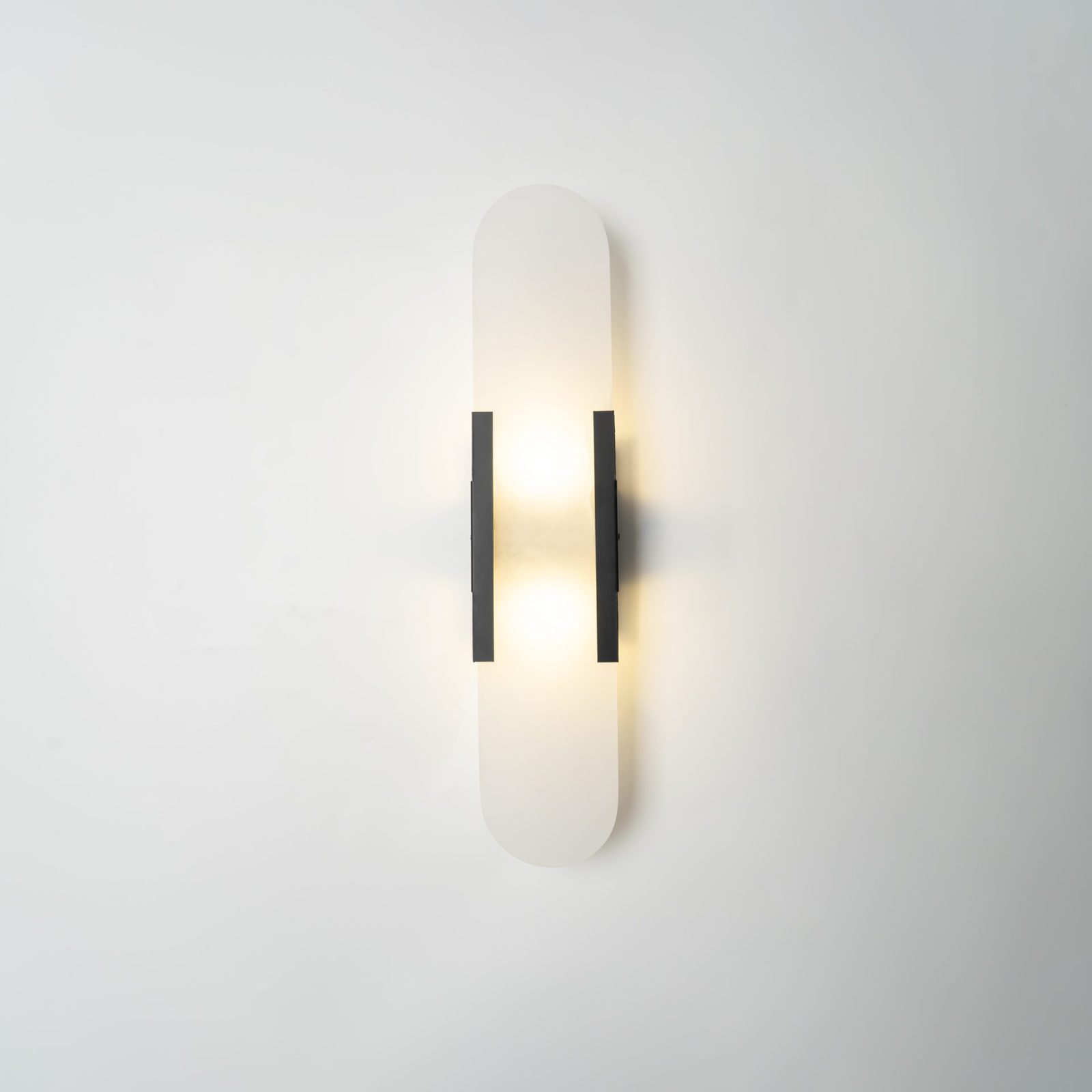 modern-elongated-alabaster-wall-sconce-luxury-natural-stone-led-light