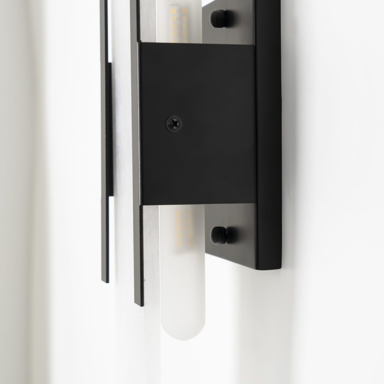 modern-elongated-alabaster-wall-sconce-luxury-natural-stone-led-light