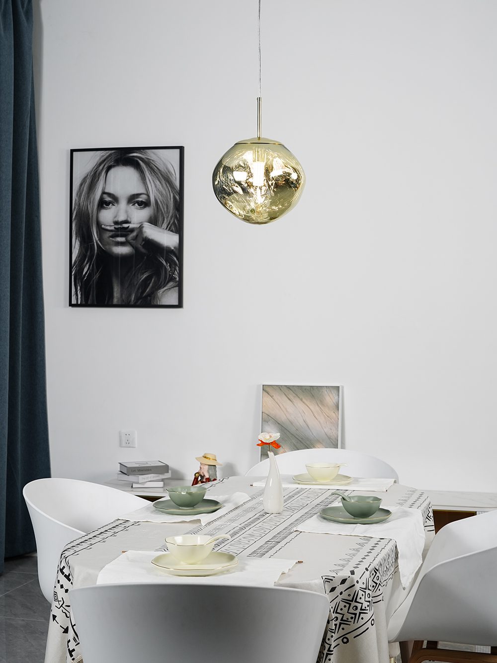 contemporary-melt-glass-style-lava-pendant-light-unique-mirror-finish-polycarbonate-hanging-lamp