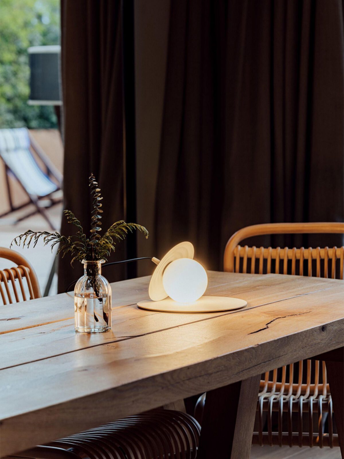 modern-minimalist-circular-table-lamp-with-pe-rotomoulding-shade-and-metal-base