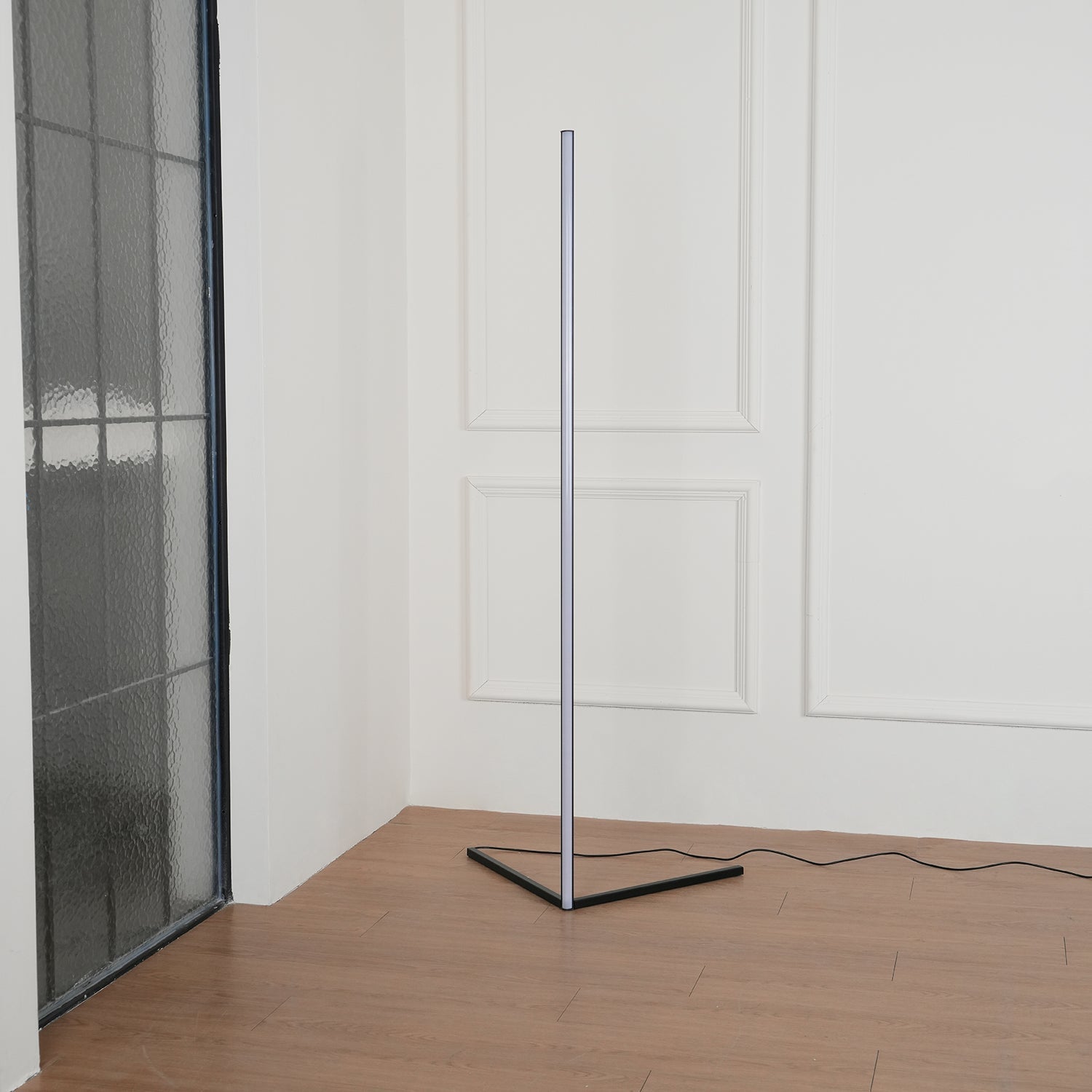 Minimalist Modern LED Floor Lamp Vertical Uplight for Contemporary Living Spaces