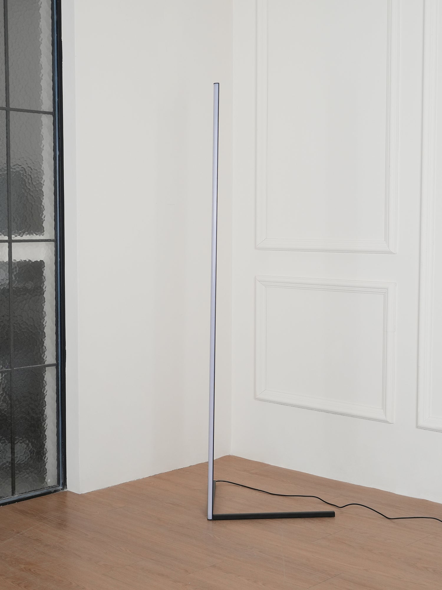 Minimalist Modern LED Floor Lamp Vertical Uplight for Contemporary Living Spaces