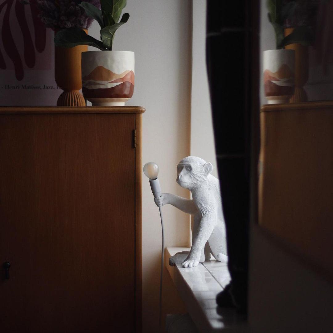 Sitting Monkey Resin Table Lamp Whimsical Animal Sculpture Desk Light for Living Room