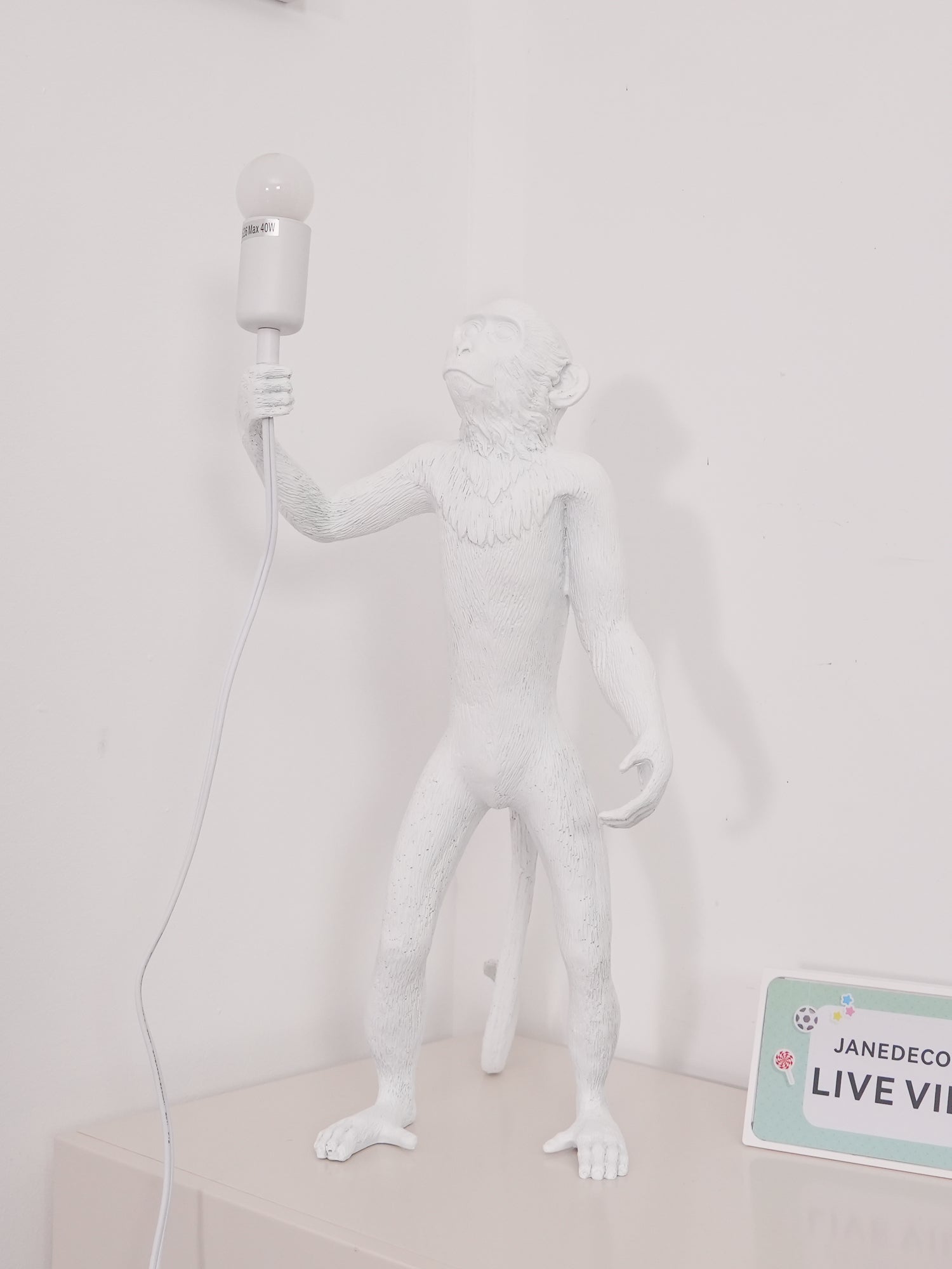 Sitting Monkey Resin Table Lamp Whimsical Animal Sculpture Desk Light for Living Room
