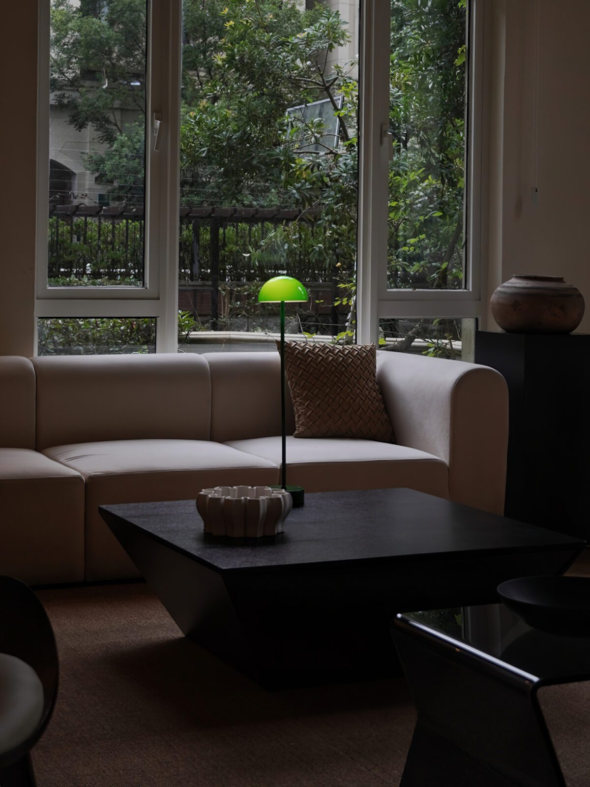 modern-mung-bean-sprout-banker-style-table-lamp-with-green-glass-shade