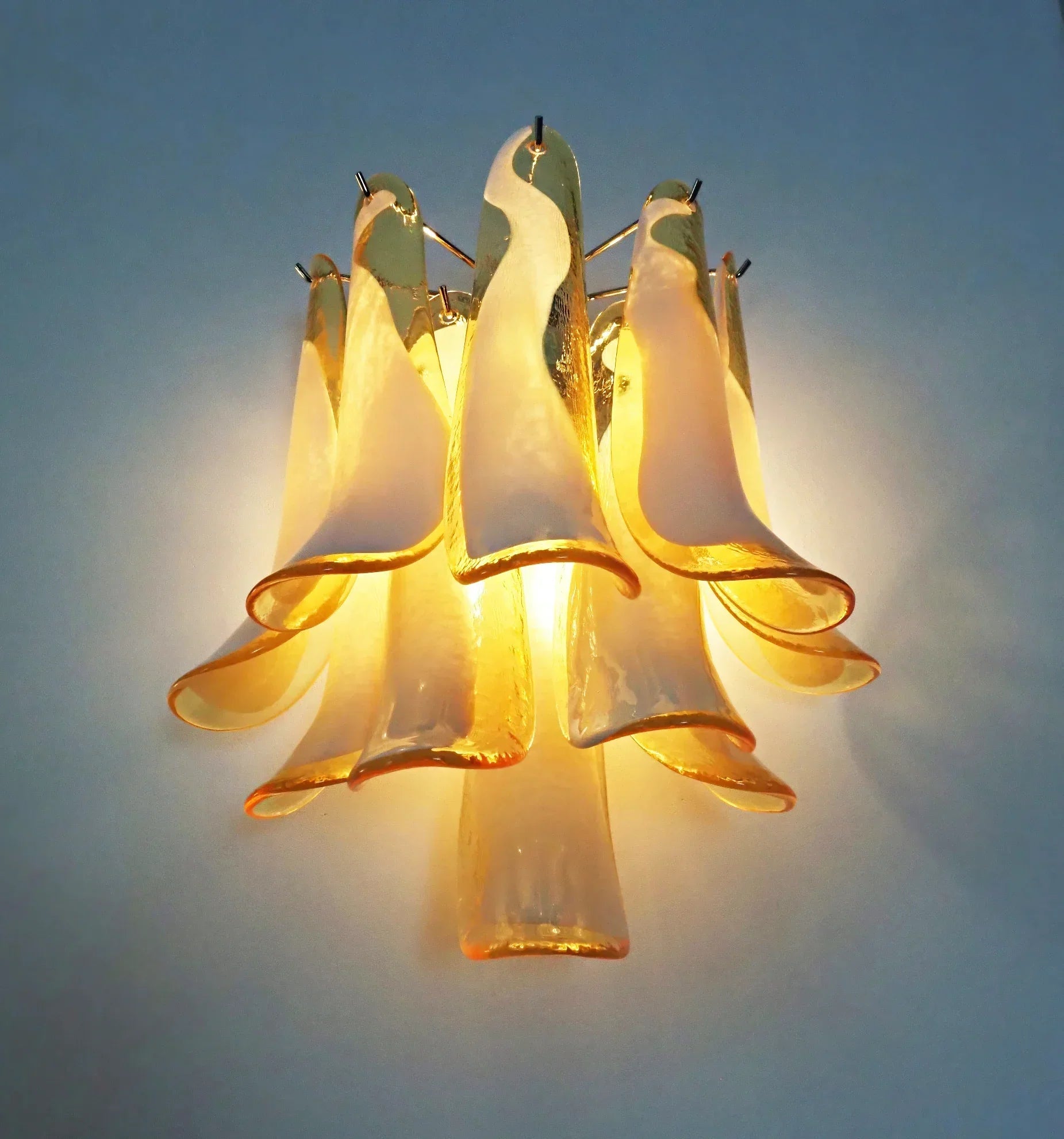 mid-century-murano-style-caramel-glass-petal-wall-sconce-light-fixture-for-elegant-home-decor