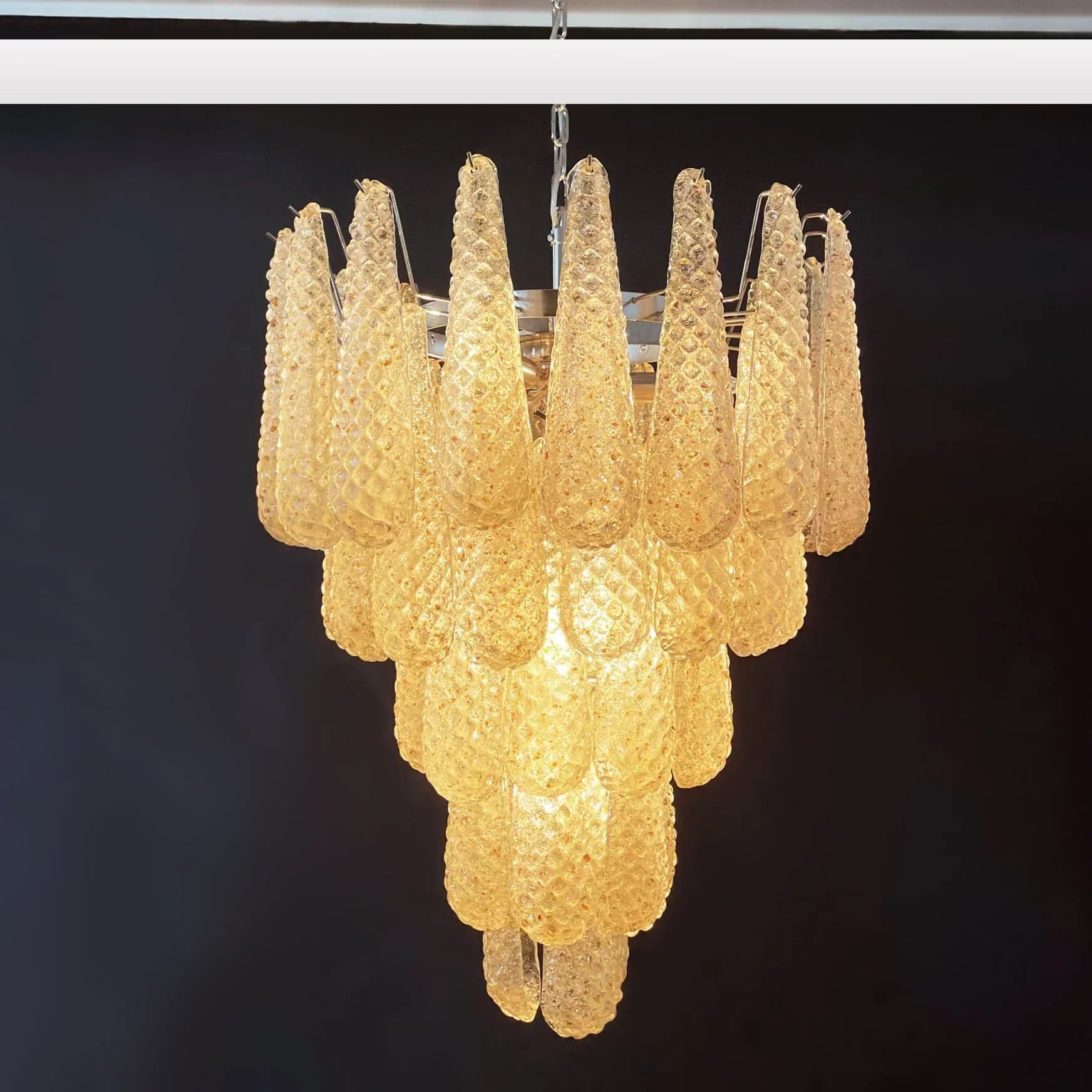 handcrafted-amber-murano-glass-petals-drop-chandelier-luxury-pendant-light