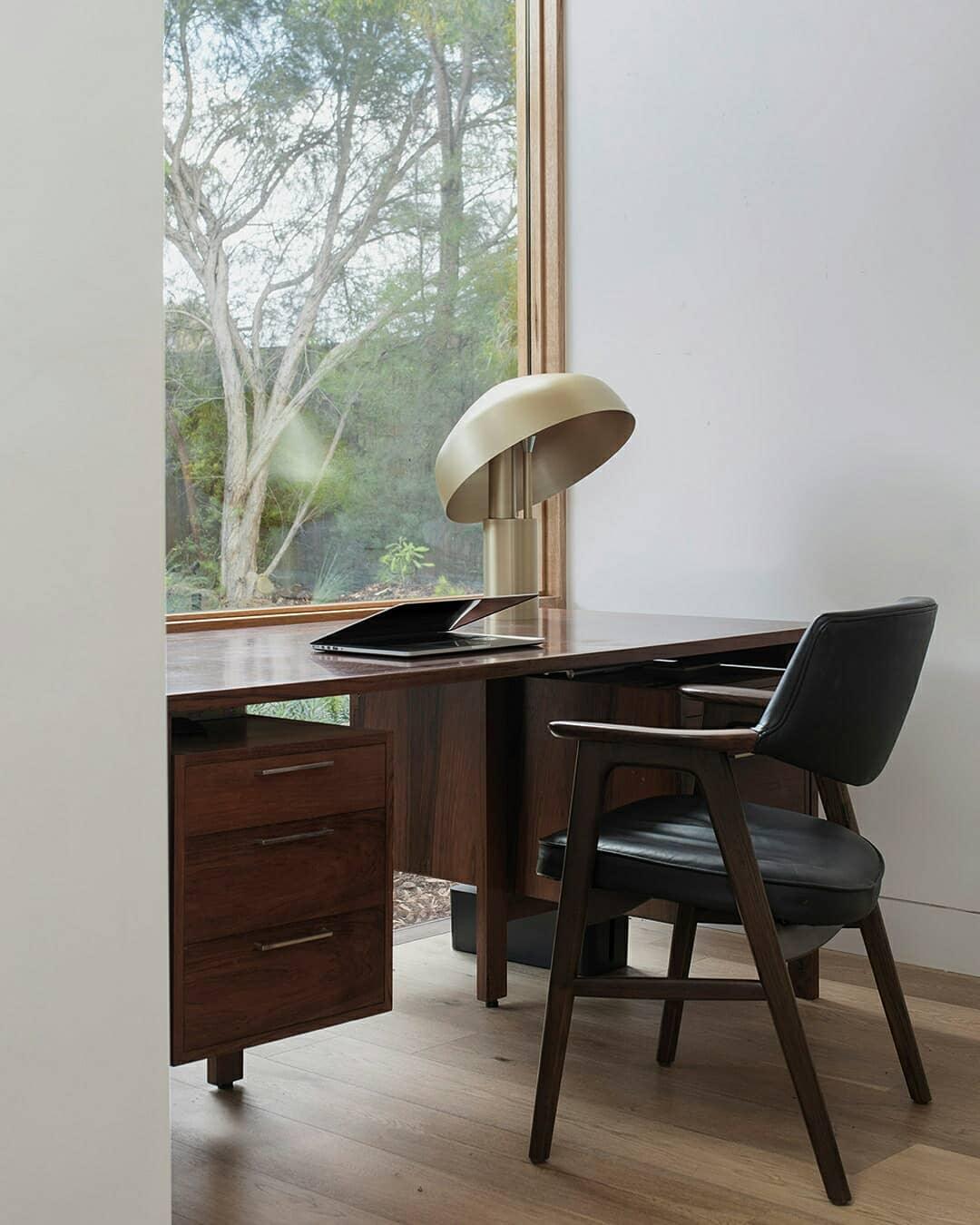 Modern Orbital Rotation Desk Lamp with Magnetic Adjustable Shade and Minimalist Metal Design