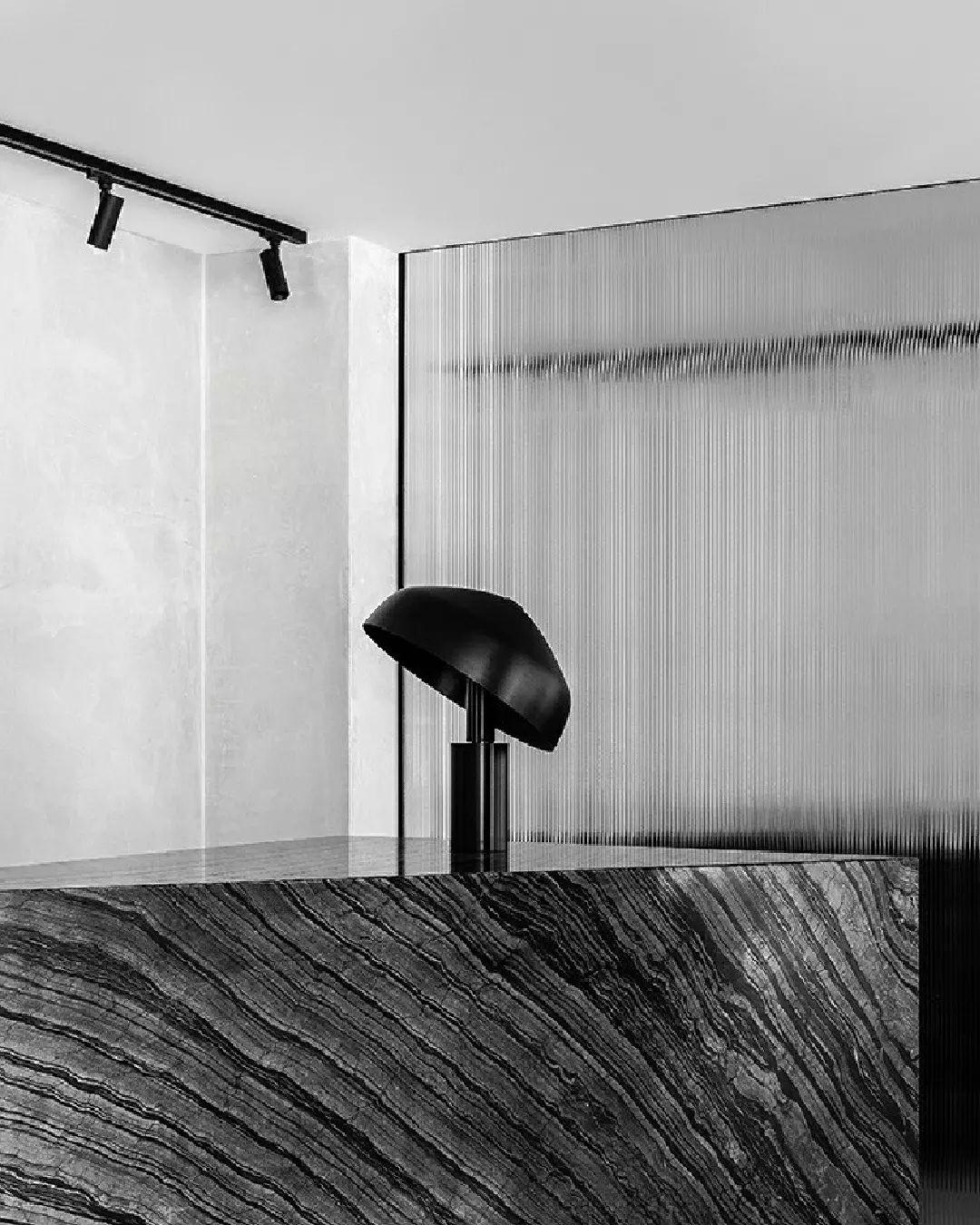 Modern Orbital Rotation Desk Lamp with Magnetic Adjustable Shade and Minimalist Metal Design