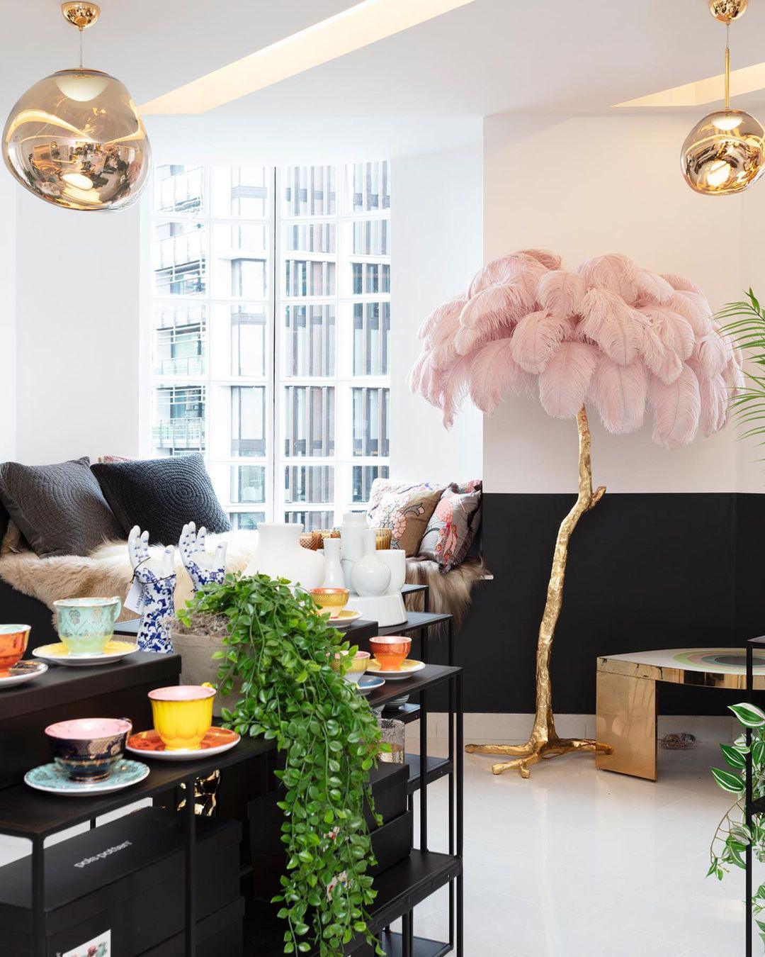 Luxurious Ostrich Feather Floor Lamp with Polished Brass Base Elegant Gold Standing Light for Living Room