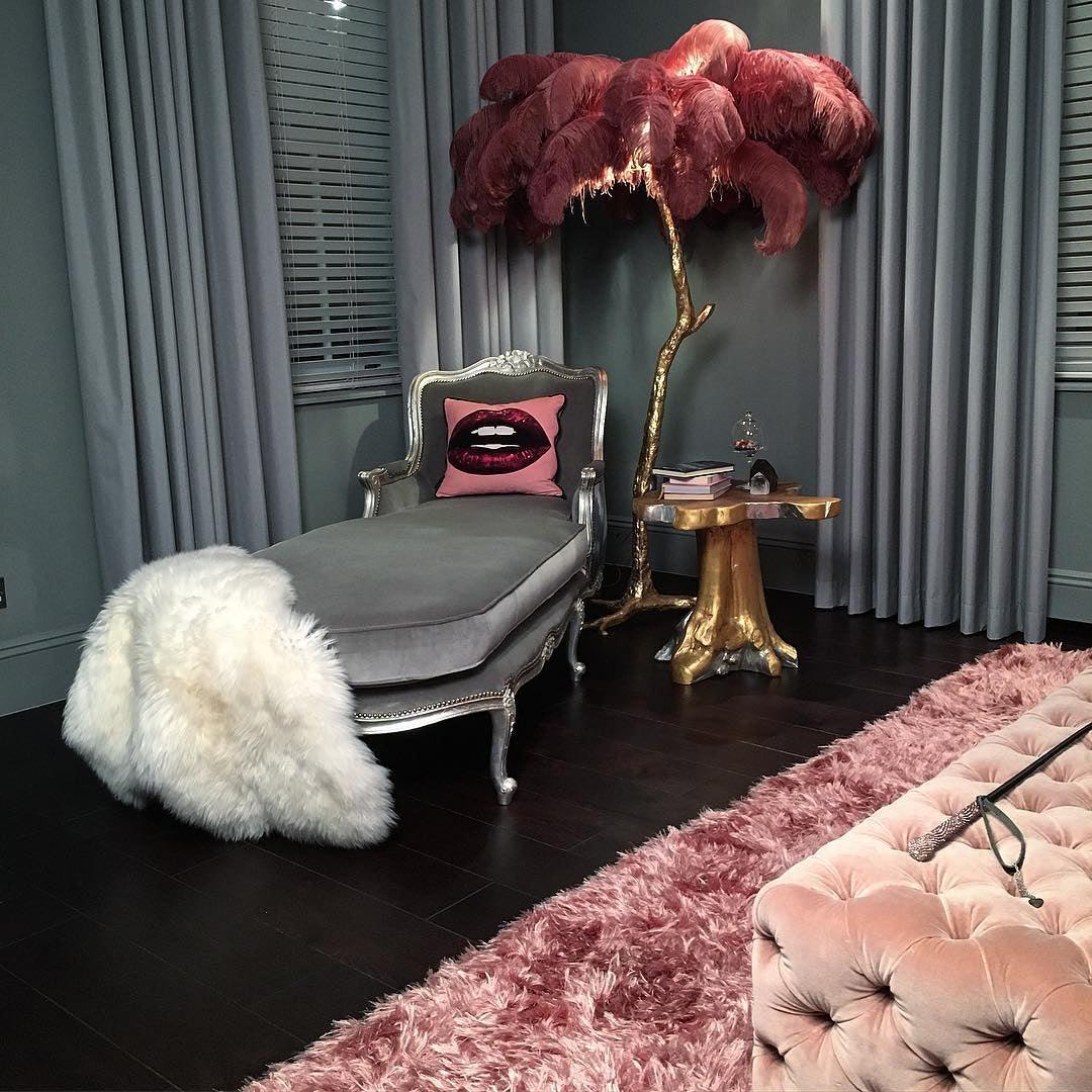 Luxurious Ostrich Feather Floor Lamp with Polished Brass Base Elegant Gold Standing Light for Living Room