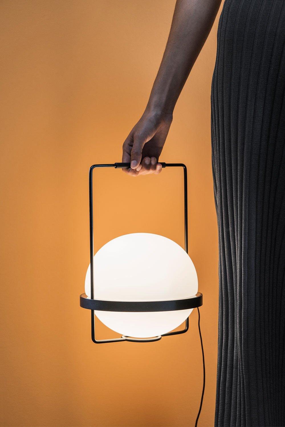 Modern Minimalist LED Table Lamp with Spherical Acrylic Diffuser for Bedside and Office
