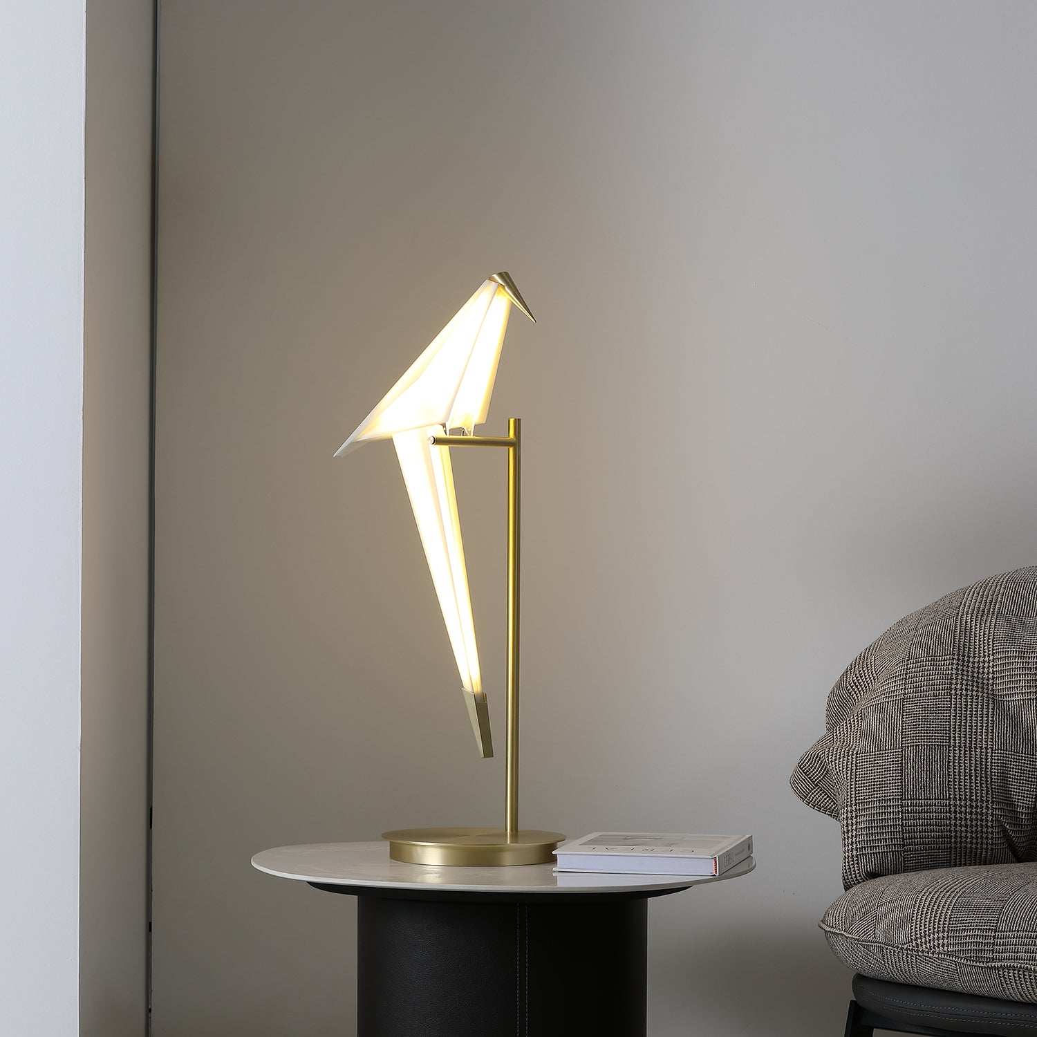 Modern Origami Bird LED Table Lamp Creative Paper Crane Nightstand Light