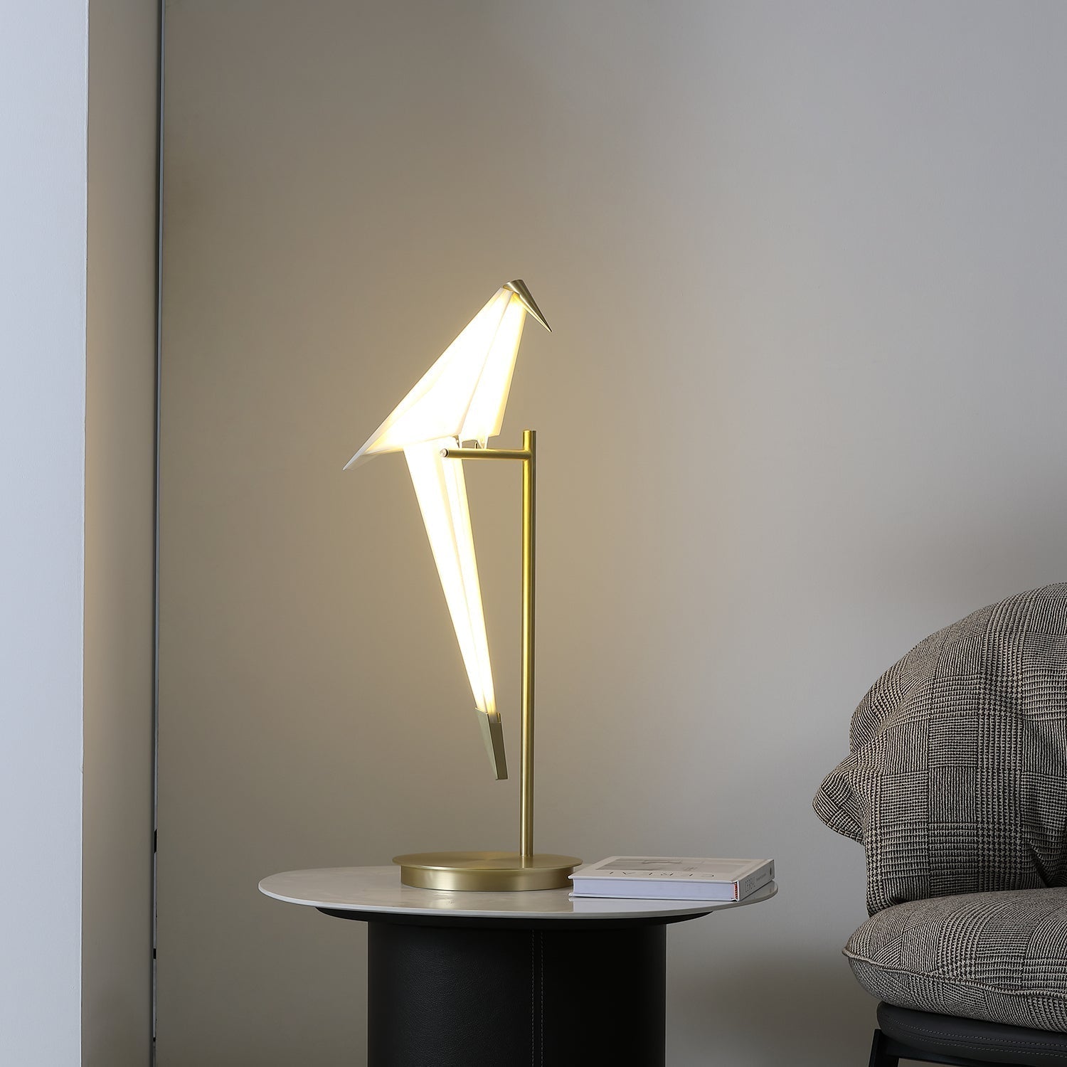 Modern Origami Bird LED Table Lamp Creative Paper Crane Nightstand Light