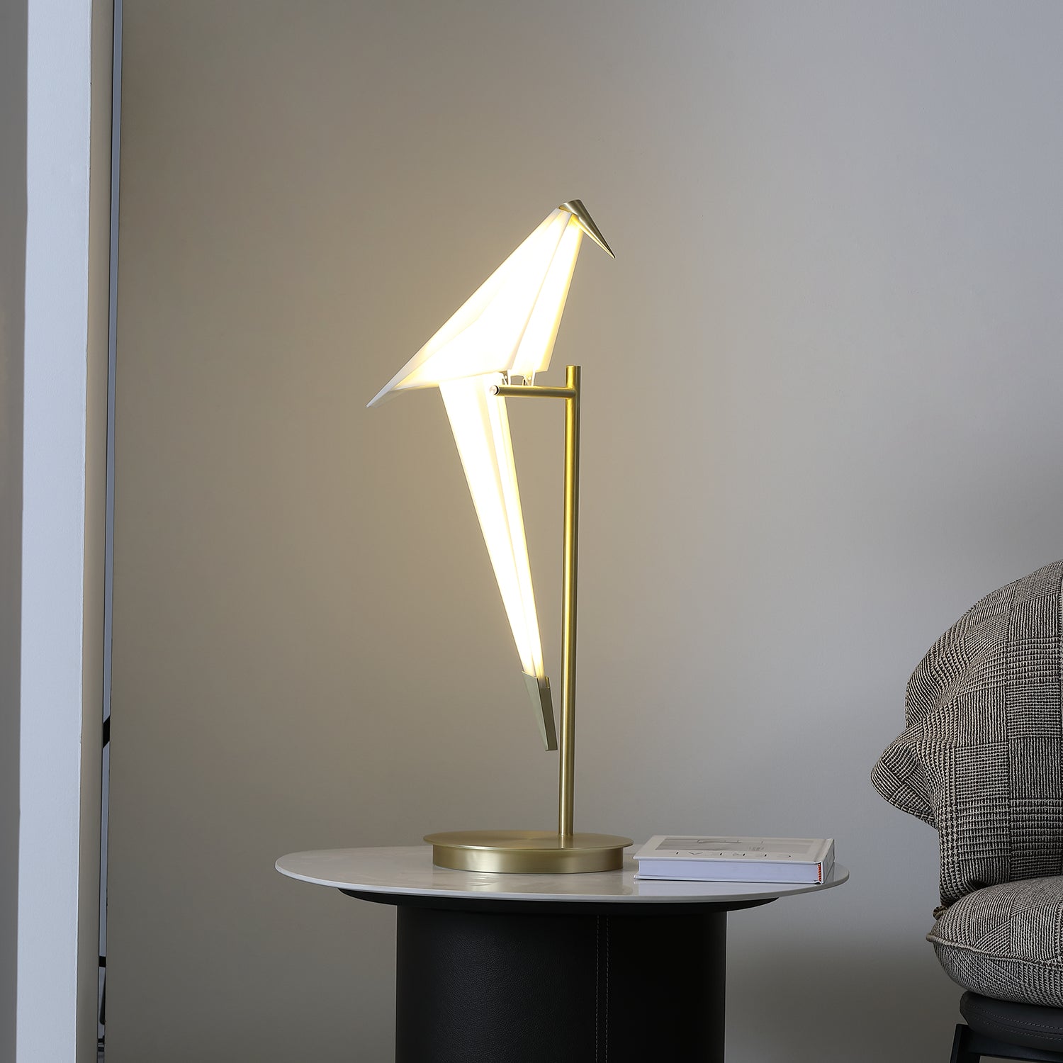 Modern Origami Bird LED Table Lamp Creative Paper Crane Nightstand Light