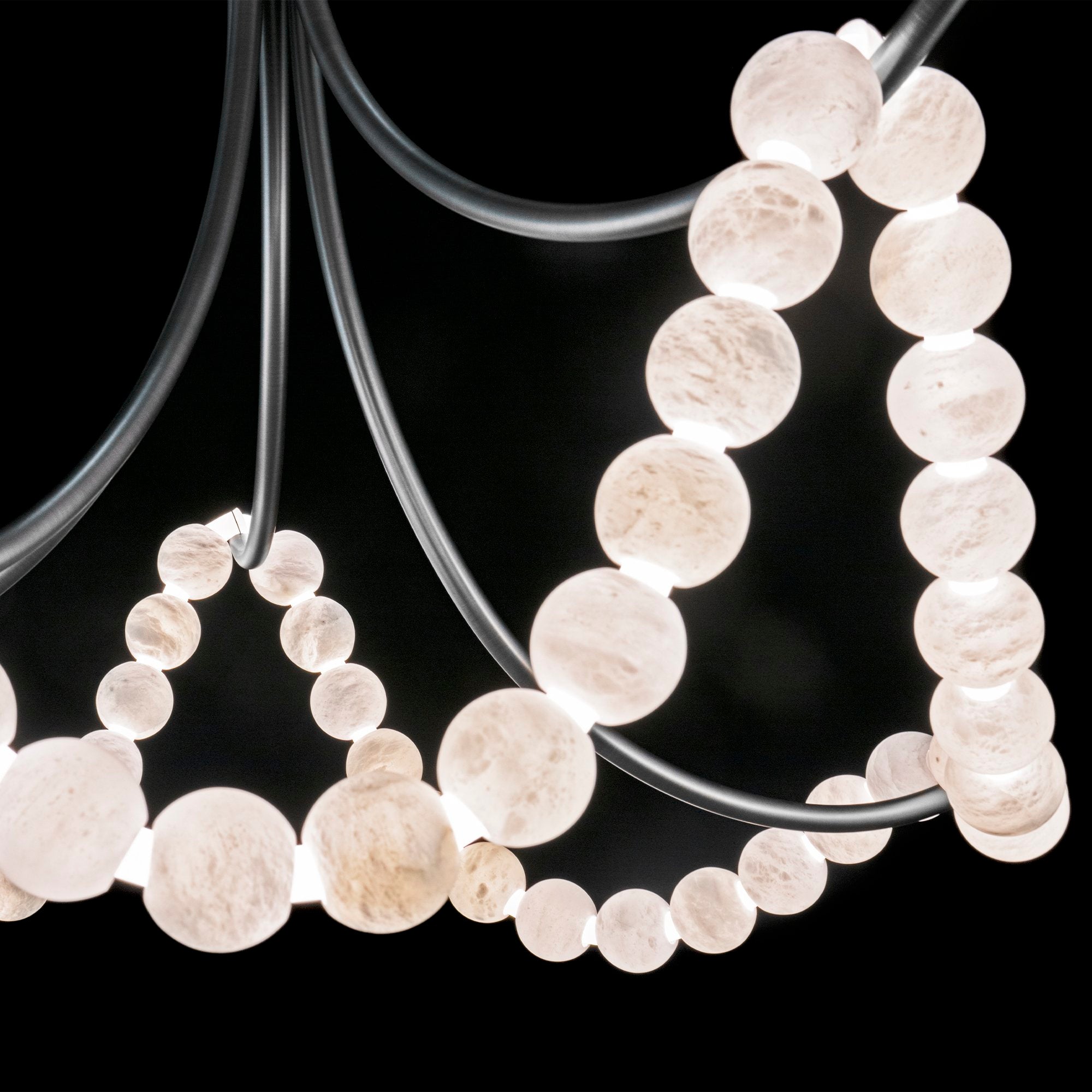 modern-spanish-alabaster-bead-led-chandelier-with-brass-finish-for-living-room
