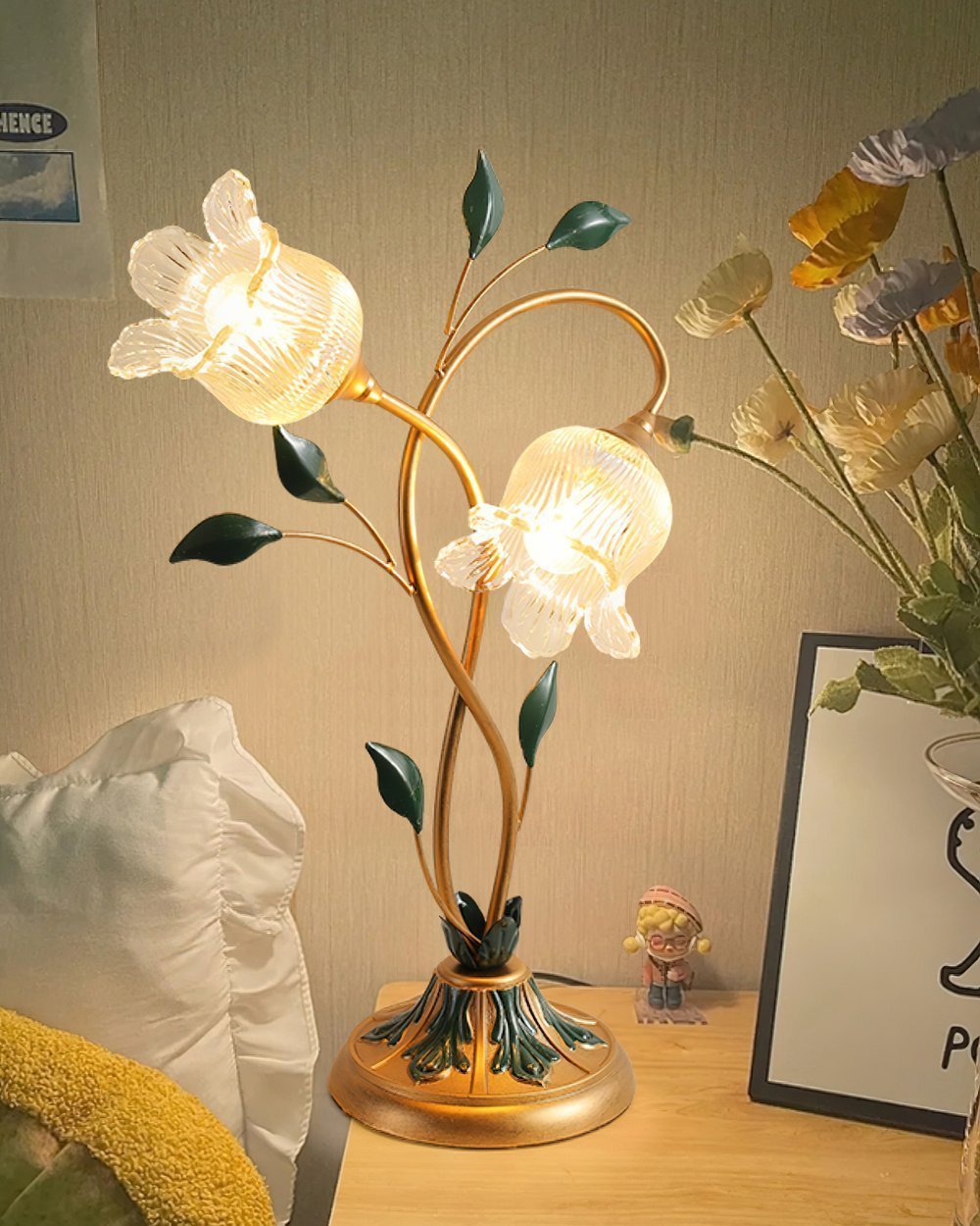vintage-pastoral-floral-table-lamp-with-glass-flower-shades-and-crystal-accents