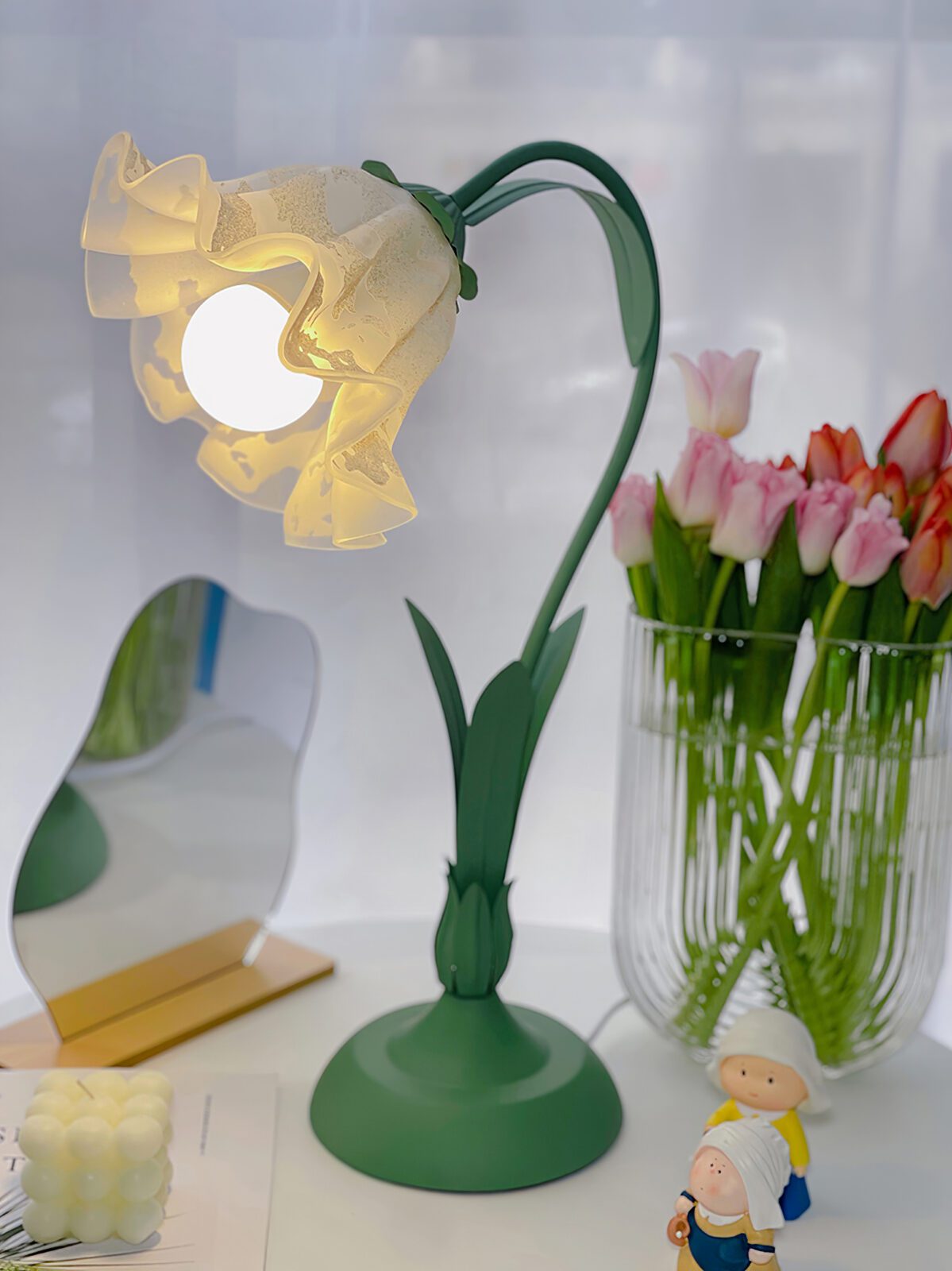 vintage-pastoral-rose-art-deco-table-lamp-with-green-base-and-white-shade