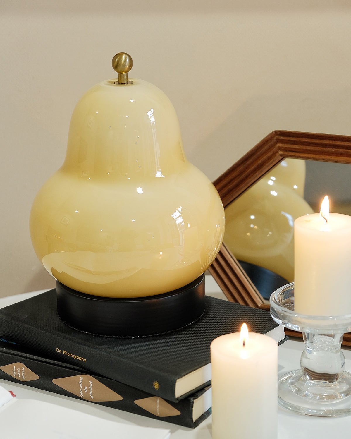 modern-pear-glass-table-lamp-rechargeable-led-bedside-light-with-touch-dimmer