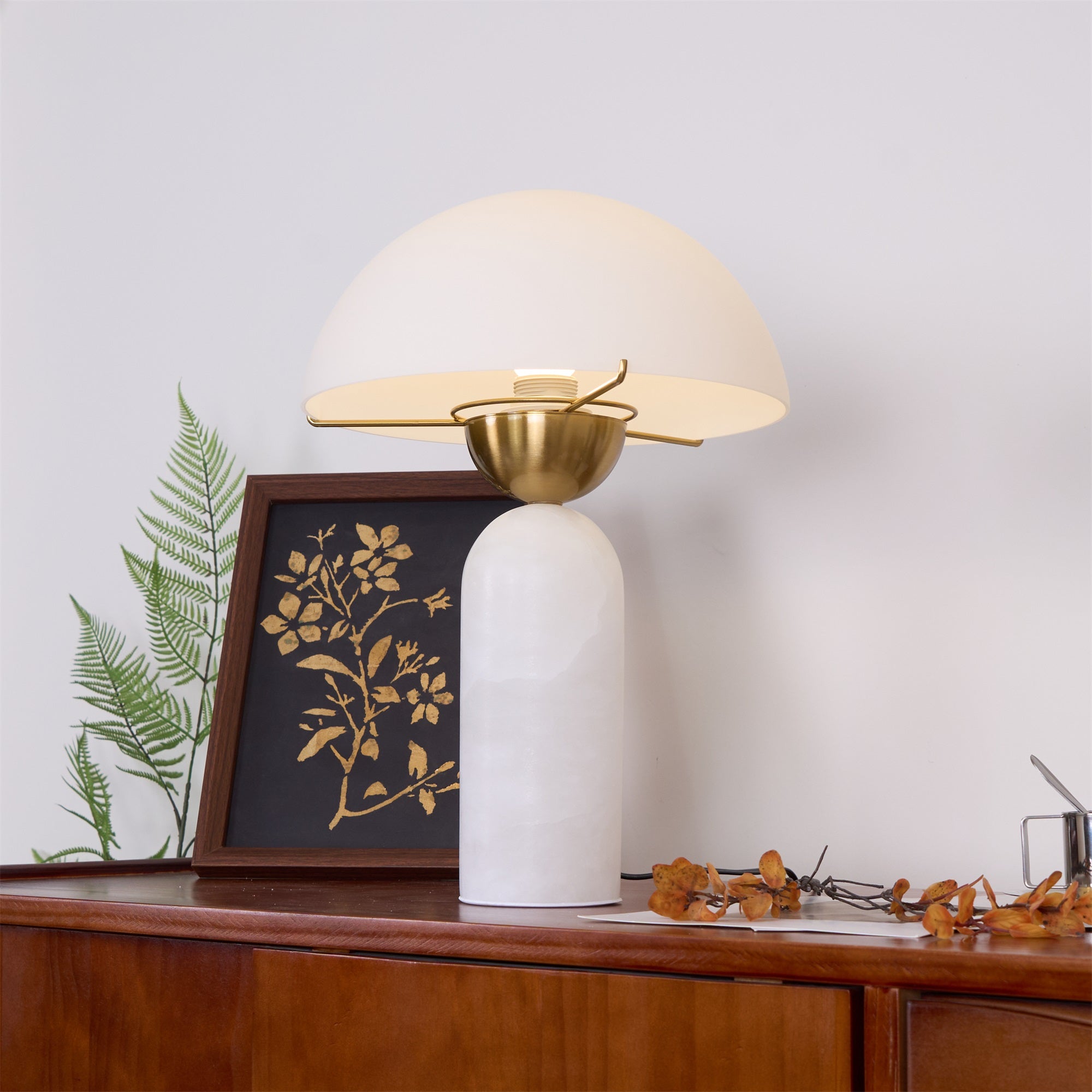 Modern Peono Alabaster Sphere Table Lamp Elegant Glass and Metal Nightstand Light
