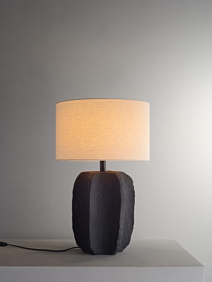 handcrafted-black-geometric-ceramic-table-lamp-with-white-fabric-shade-for-modern-living-room