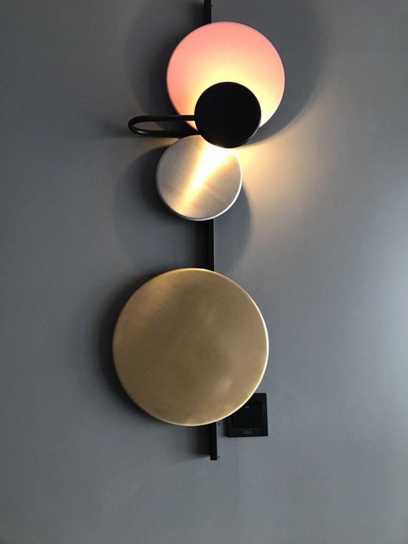 planet-ambient-led-wall-sconce-with-adjustable-metal-disks-for-modern-home-decor-and-indirect-lighting