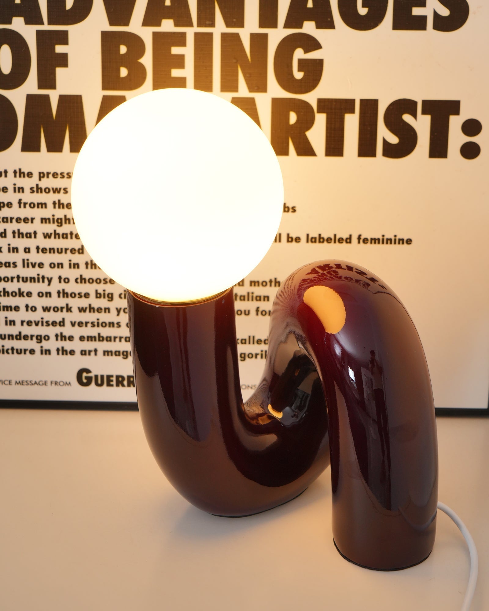 Modern Resin N Shape Table Lamp with Glass Globe for Creative Bedside and Office Lighting