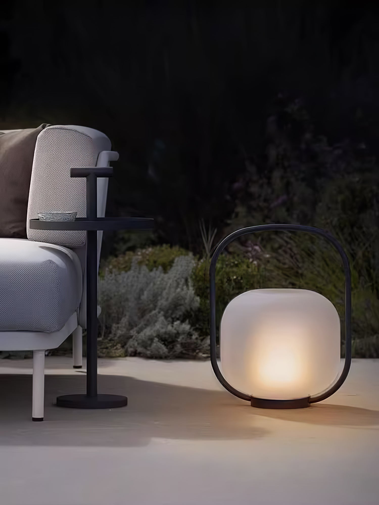 Modern Rechargeable Portable Outdoor Lantern Table Lamp for Garden and Patio