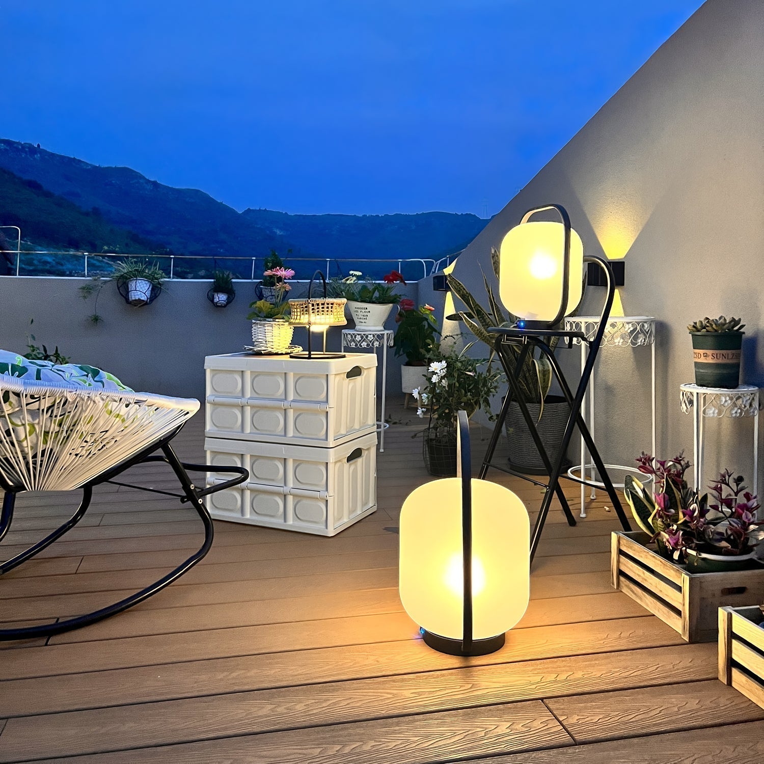 Modern Rechargeable Portable Outdoor Lantern Table Lamp for Garden and Patio