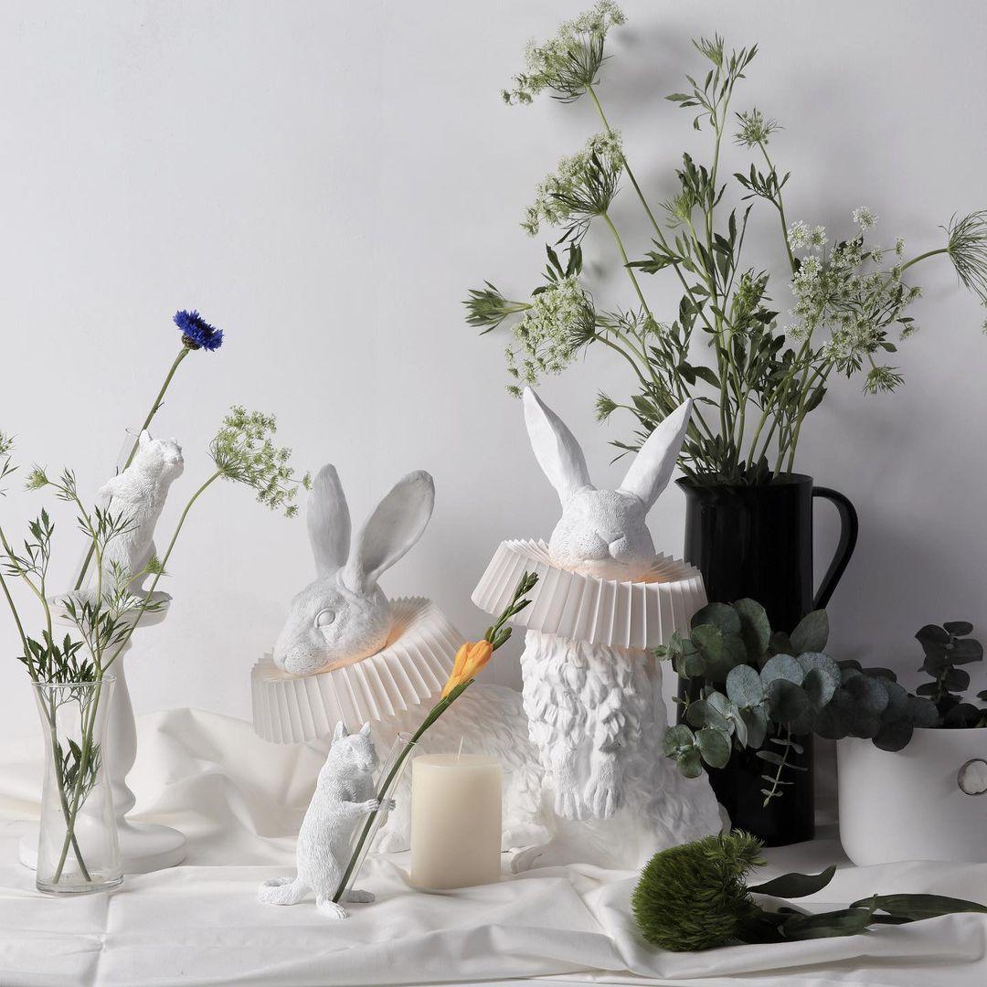 Whimsical Rabbit Animal Figurine Table Lamp with Ruffle Collar and LED Illumination for Modern Interiors