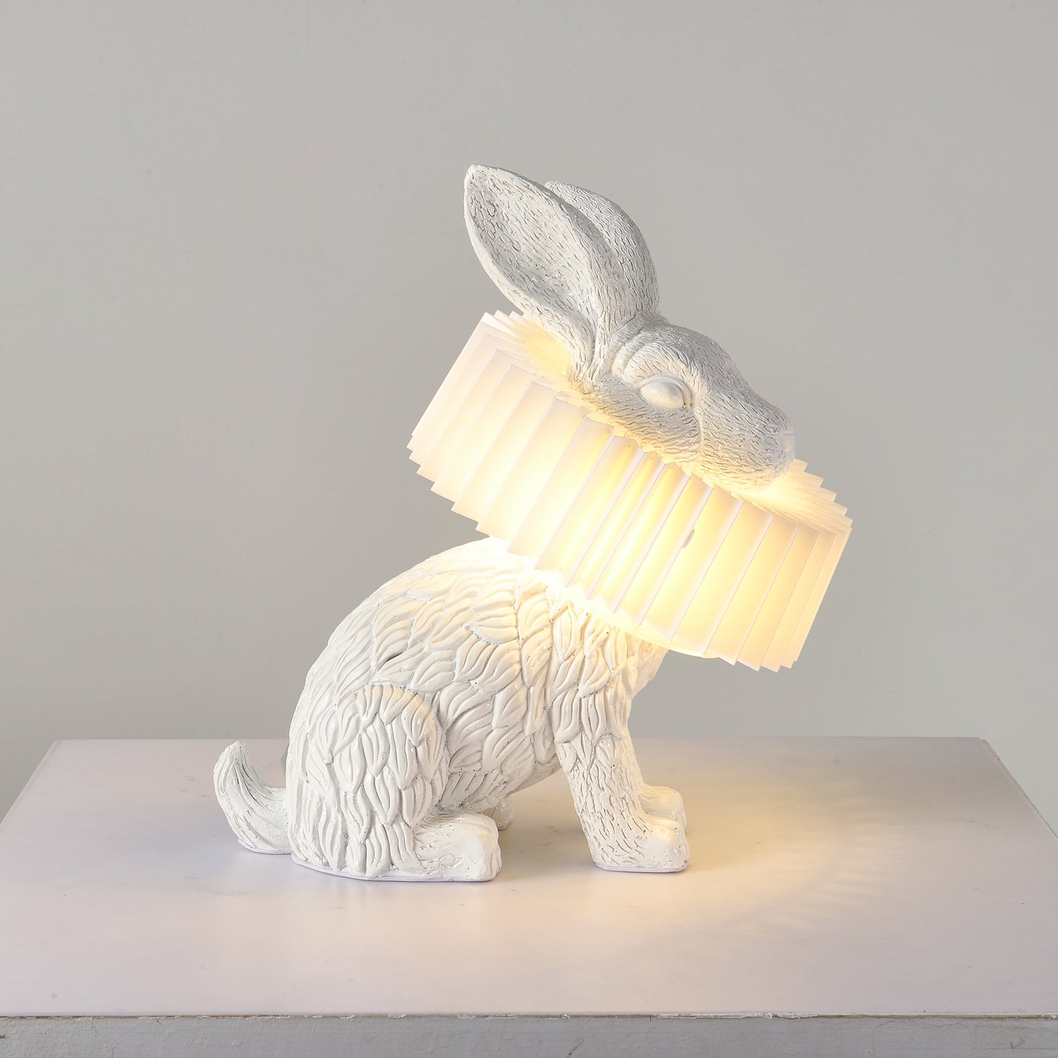 Whimsical Rabbit Animal Figurine Table Lamp with Ruffle Collar and LED Illumination for Modern Interiors