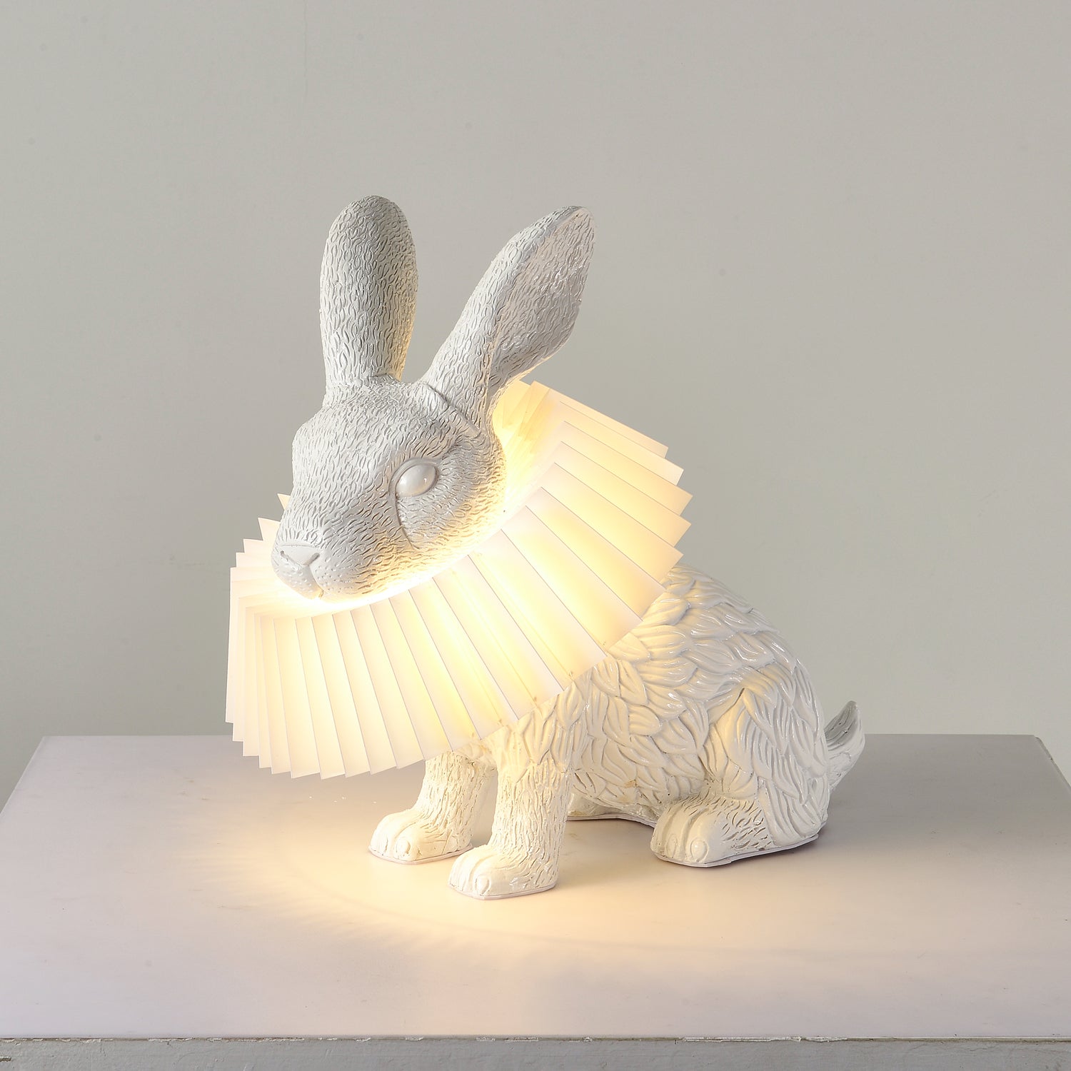 Whimsical Rabbit Animal Figurine Table Lamp with Ruffle Collar and LED Illumination for Modern Interiors