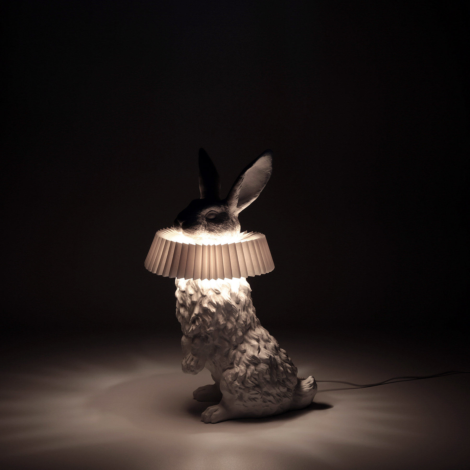 Whimsical Rabbit Animal Figurine Table Lamp with Ruffle Collar and LED Illumination for Modern Interiors