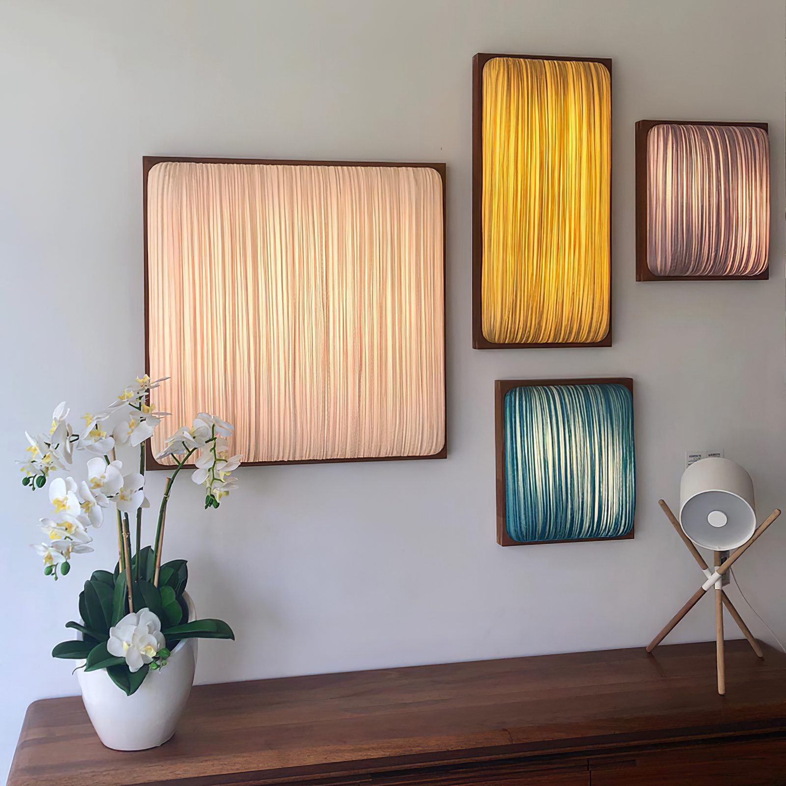 modern-hand-finished-raffia-textile-led-wall-sconce-for-interior-home-and-office-decor
