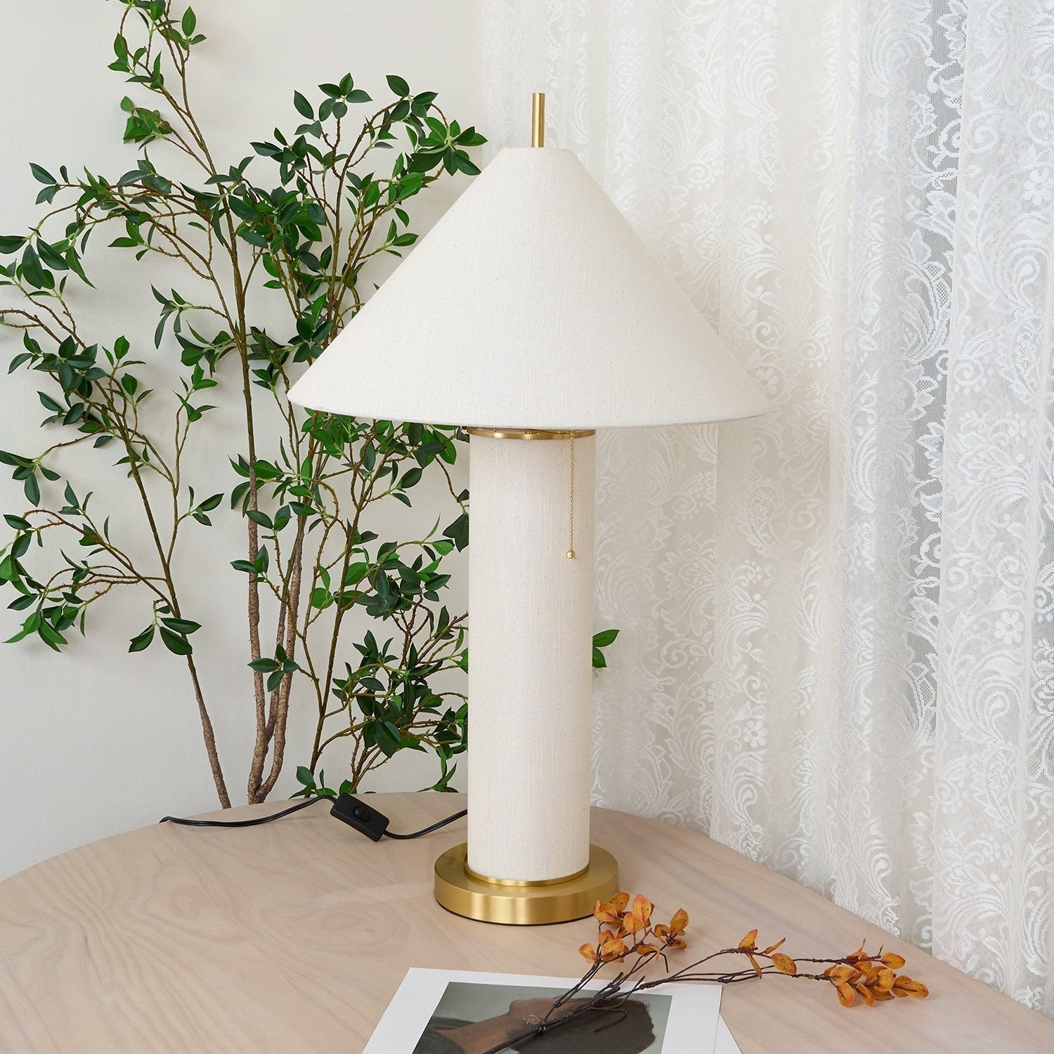 textured-ivory-linen-table-lamp-with-polished-brass-accents-for-elegant-living-spaces