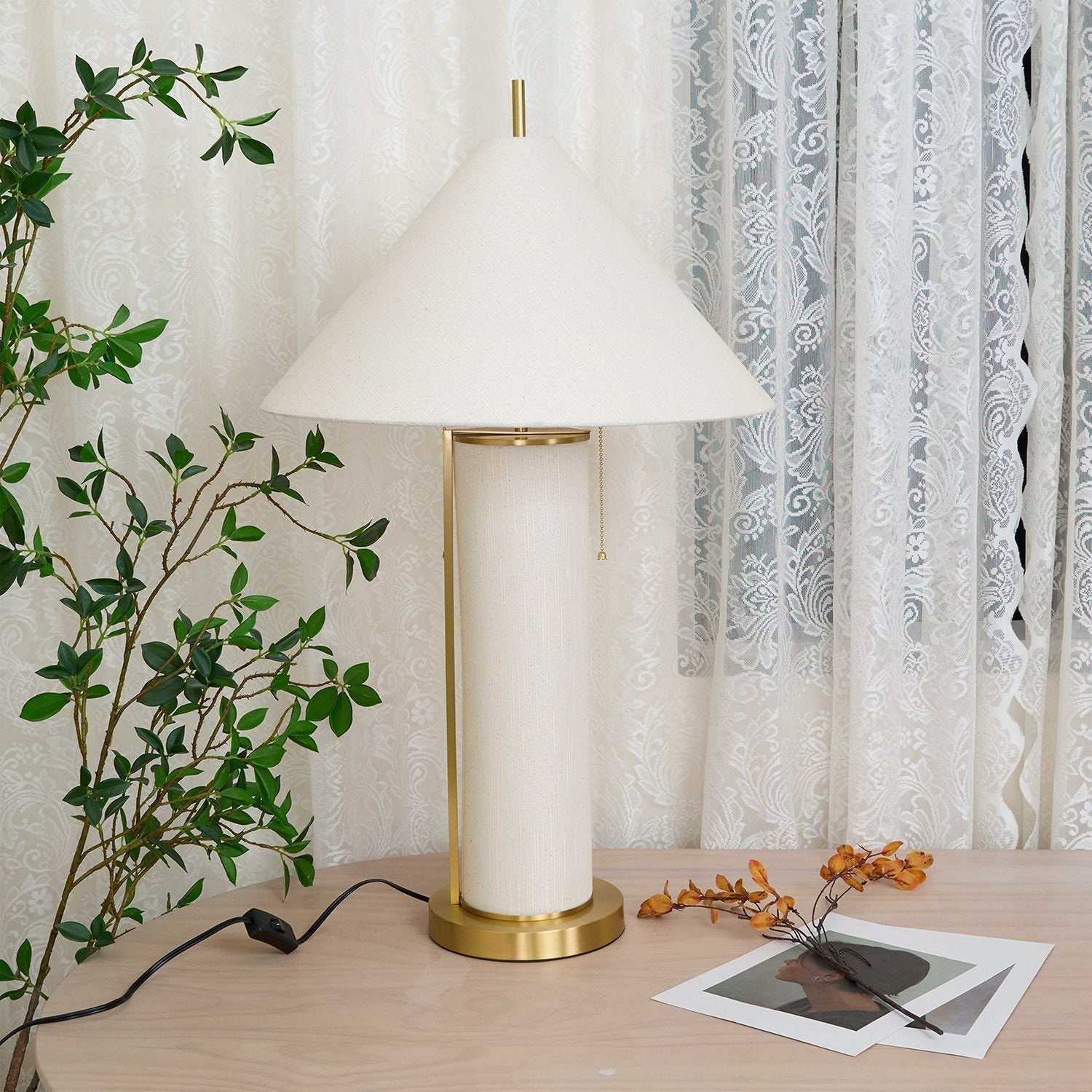 textured-ivory-linen-table-lamp-with-polished-brass-accents-for-elegant-living-spaces