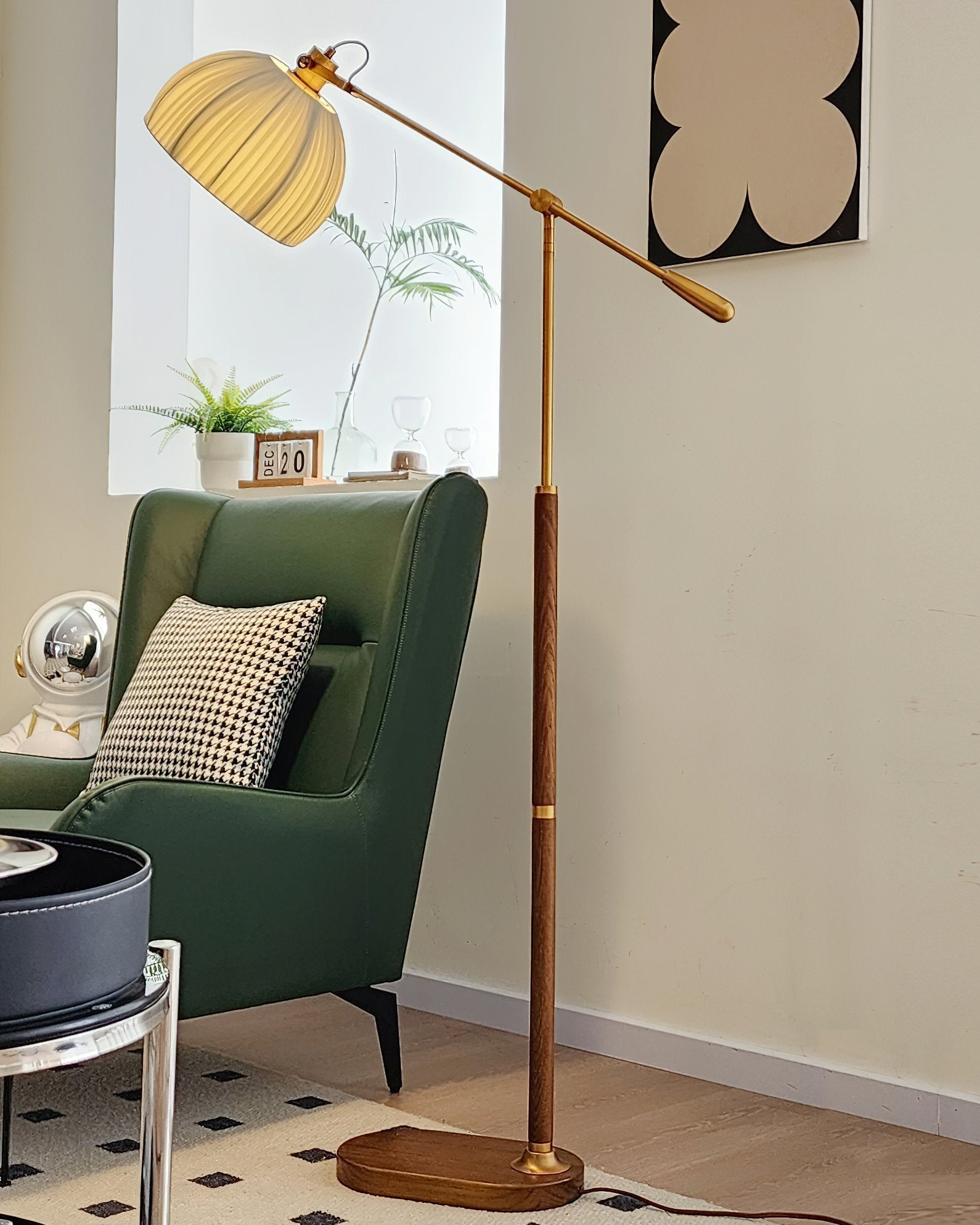 vintage-pleated-fabric-standing-lamp-with-polished-wood-base-for-living-room