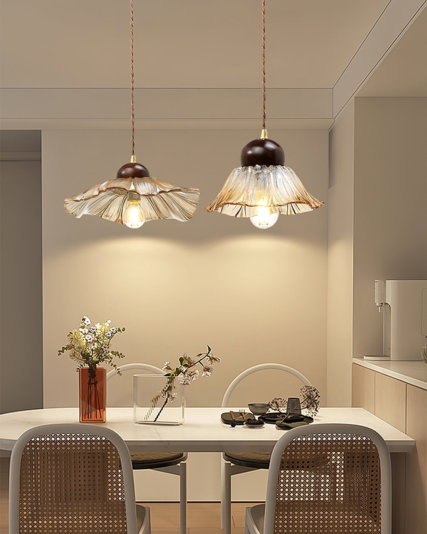 vintage-handcrafted-lotus-ribbed-glass-pendant-light-cognac-floral-ceiling-lamp-for-dining-room