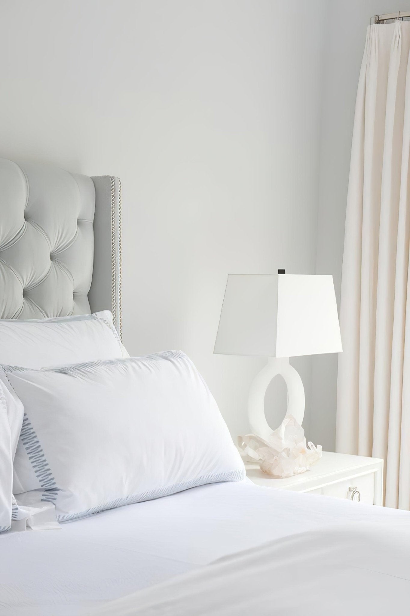 Modern Ring Silhouette Table Lamp with Fabric Shade for Bedside or Living Room