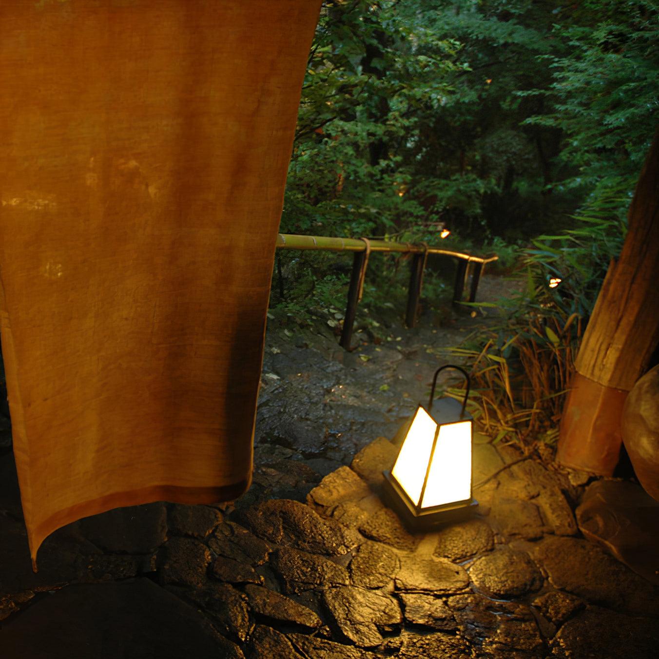 Modern Roam Lantern Outdoor Garden Landscape Table Lamp with IP65 Waterproof Rating