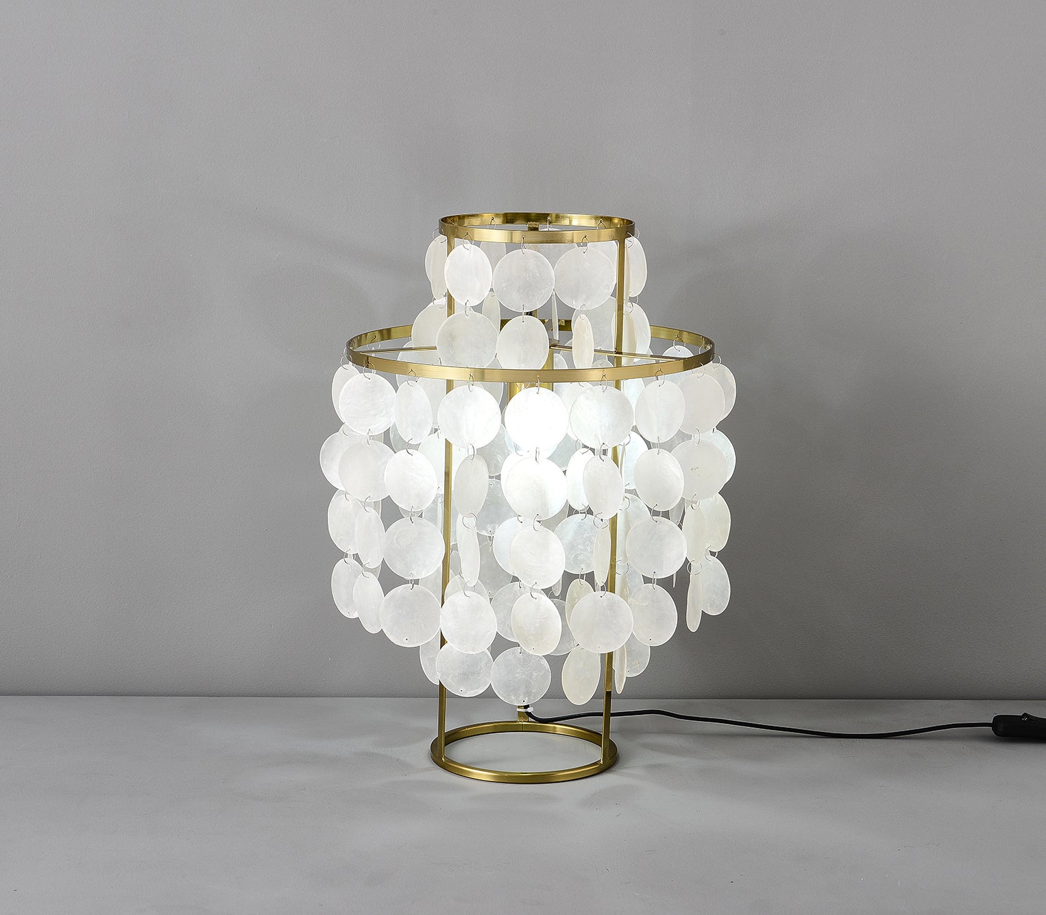 Natural Mother of Pearl Shell Table Lamp Round Coastal Bedside Light for Modern Interiors