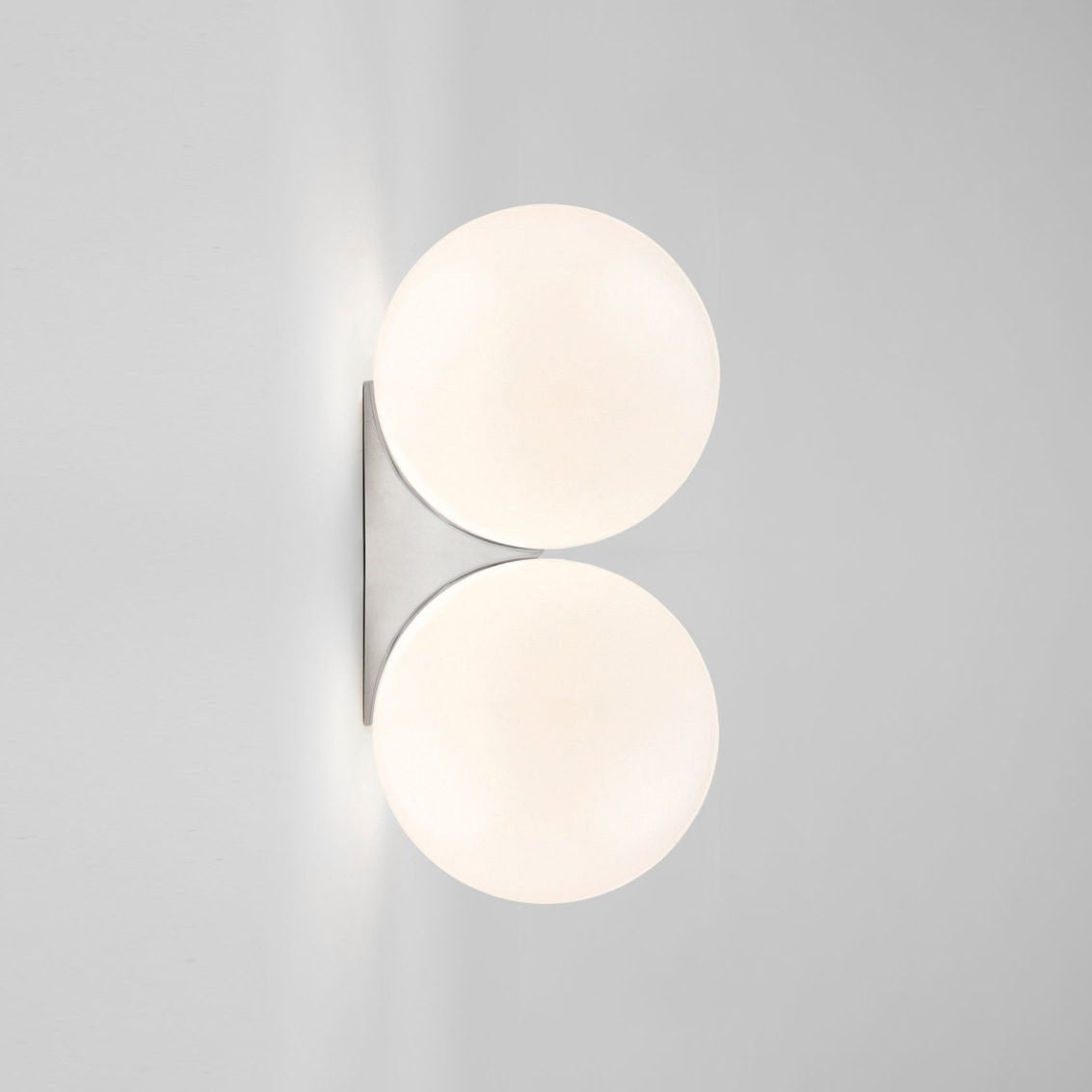 modern-glass-globe-wall-sconce-minimalist-round-g9-led-wall-lamp-for-hallway-bedroom