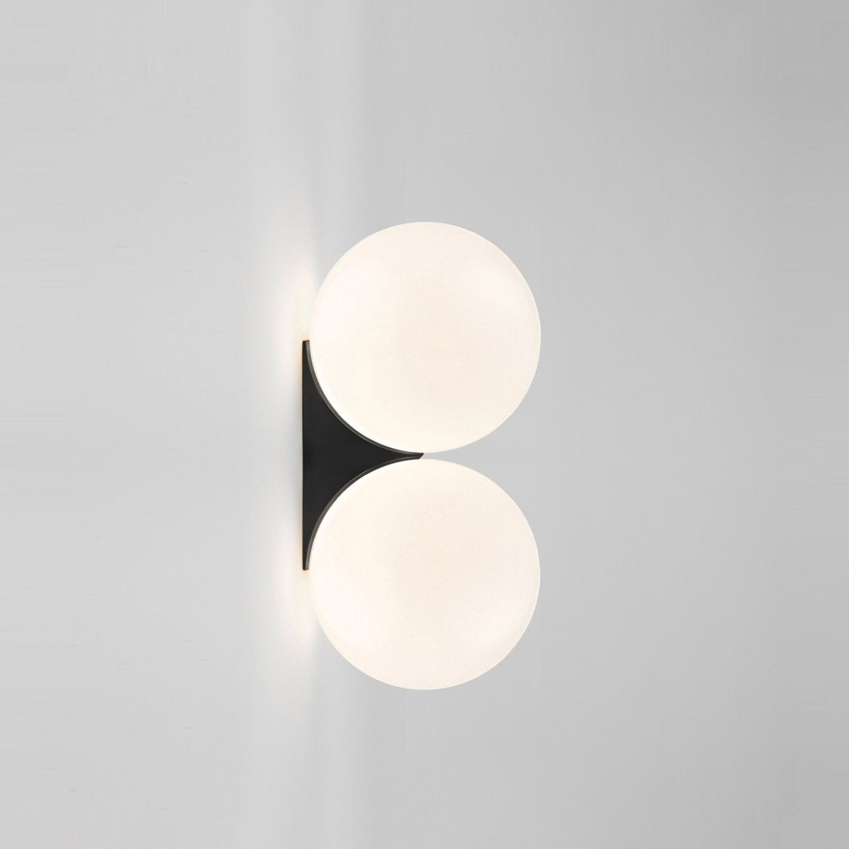 modern-glass-globe-wall-sconce-minimalist-round-g9-led-wall-lamp-for-hallway-bedroom