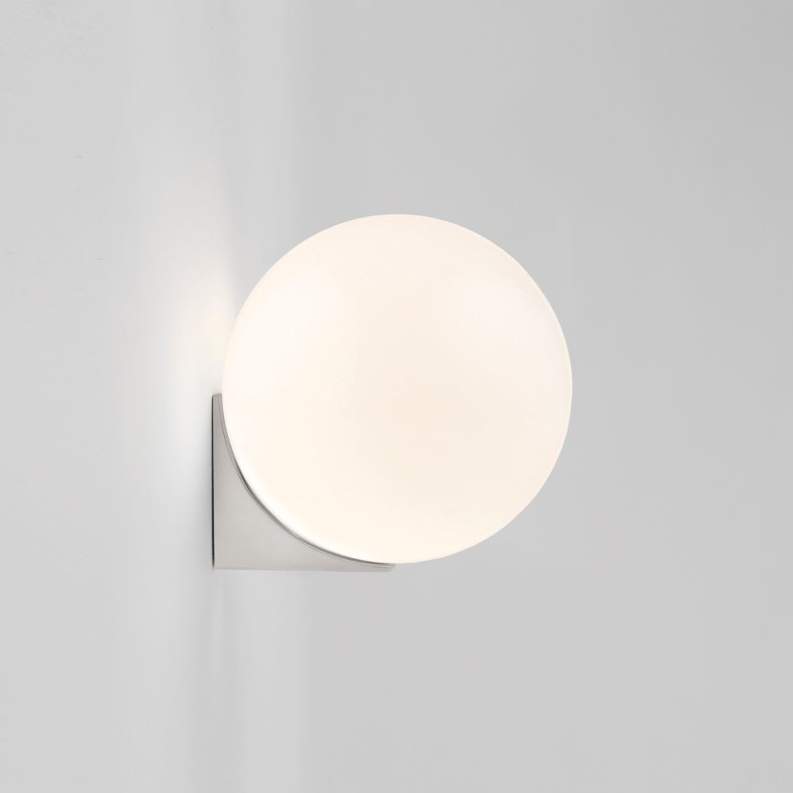 modern-glass-globe-wall-sconce-minimalist-round-g9-led-wall-lamp-for-hallway-bedroom