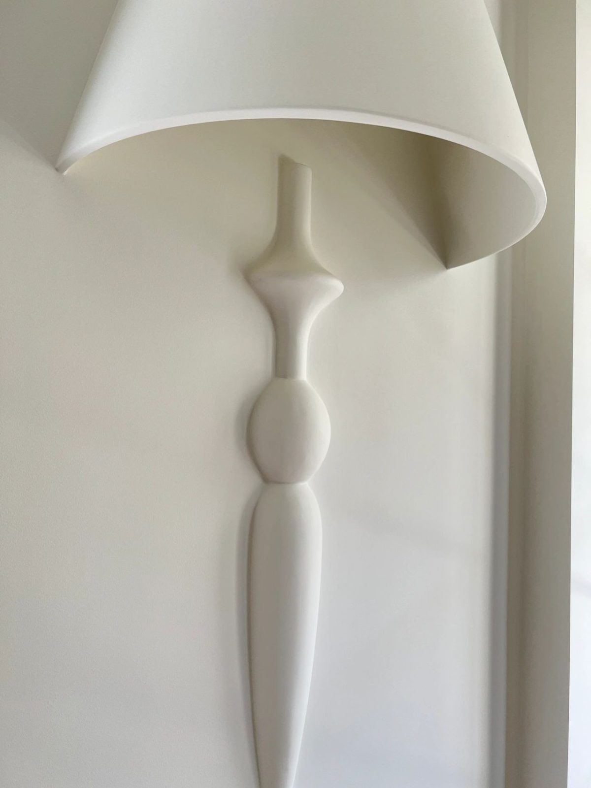 minimalist-recessed-white-plaster-style-led-wall-light-for-indoor-decor