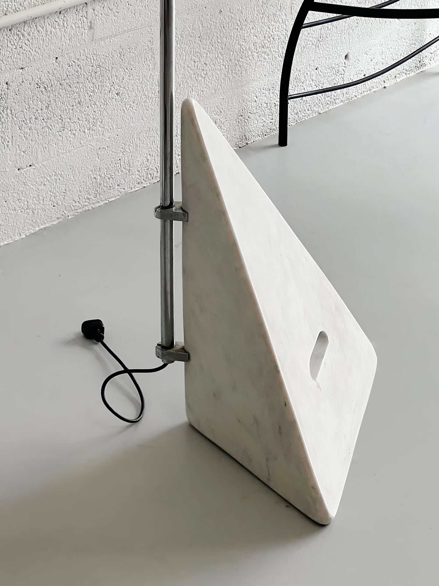 Salocchi Modern Arched Marble Floor Lamp with Integrated LED Standing Lighting for Indoor Spaces