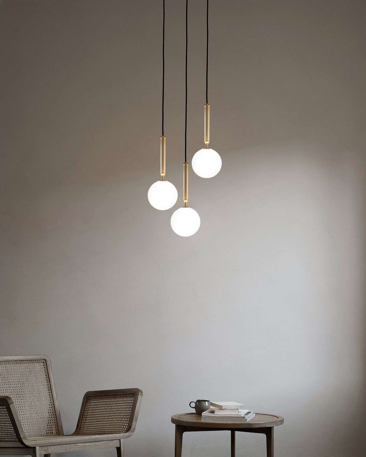 Modern Glass Sphere Pendant Light Nordic Mouth Blown Hanging Lamp for Dining Room and Kitchen