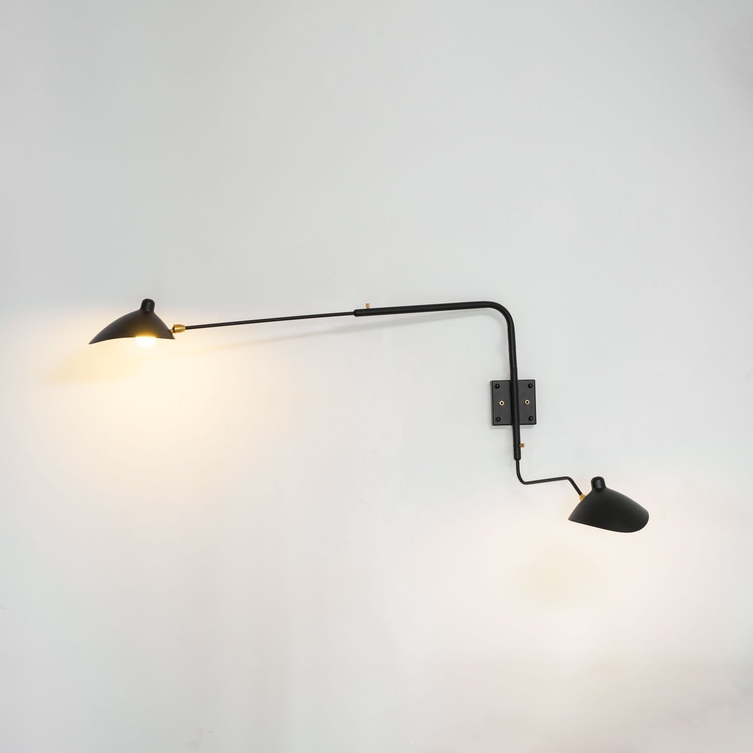 industrial-adjustable-long-arm-wall-sconce-with-rotating-metal-shade-for-indoor-lighting
