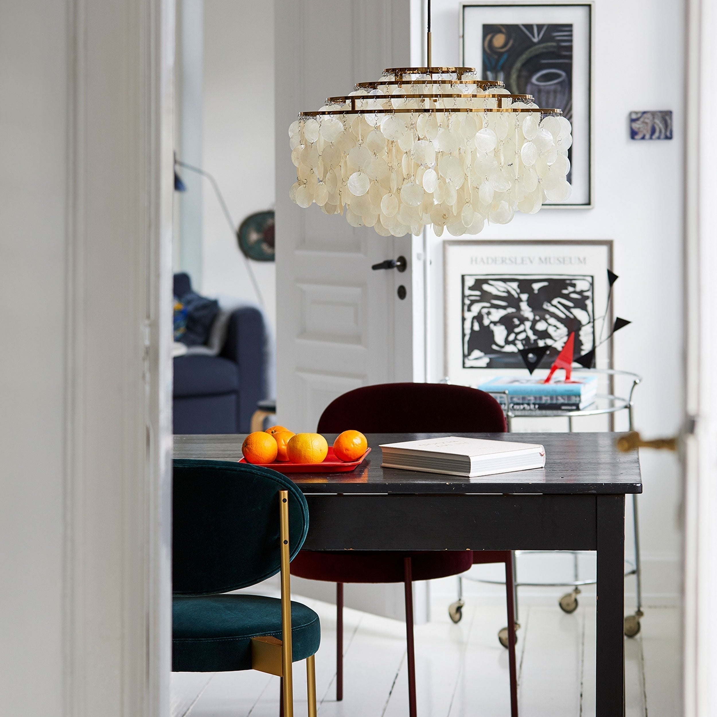 Modern Round Shell Pendant Light Coastal Chandelier for Living Room and Bedroom