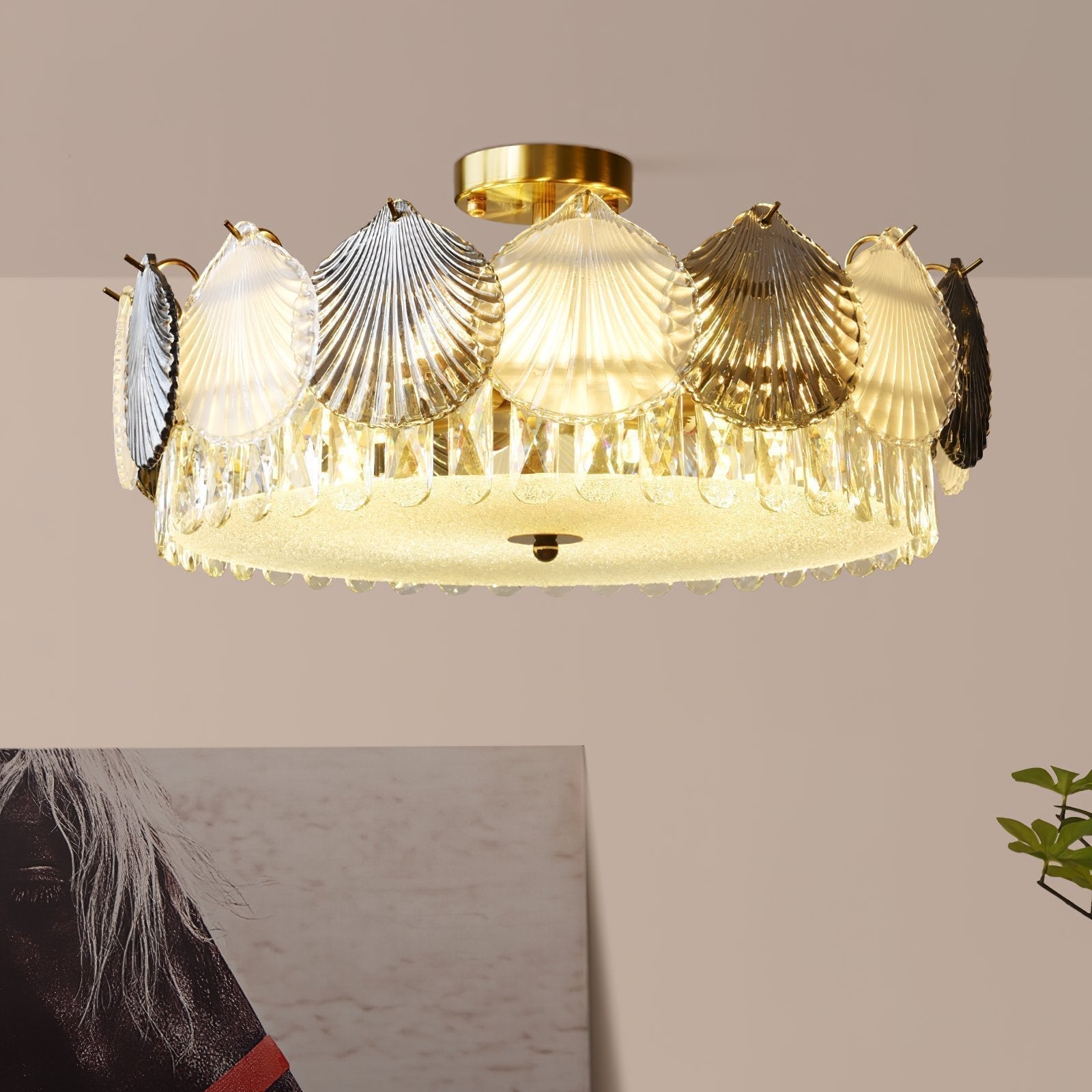luxury-shell-shaped-crystal-flush-mount-ceiling-light-fixture-with-gold-finish